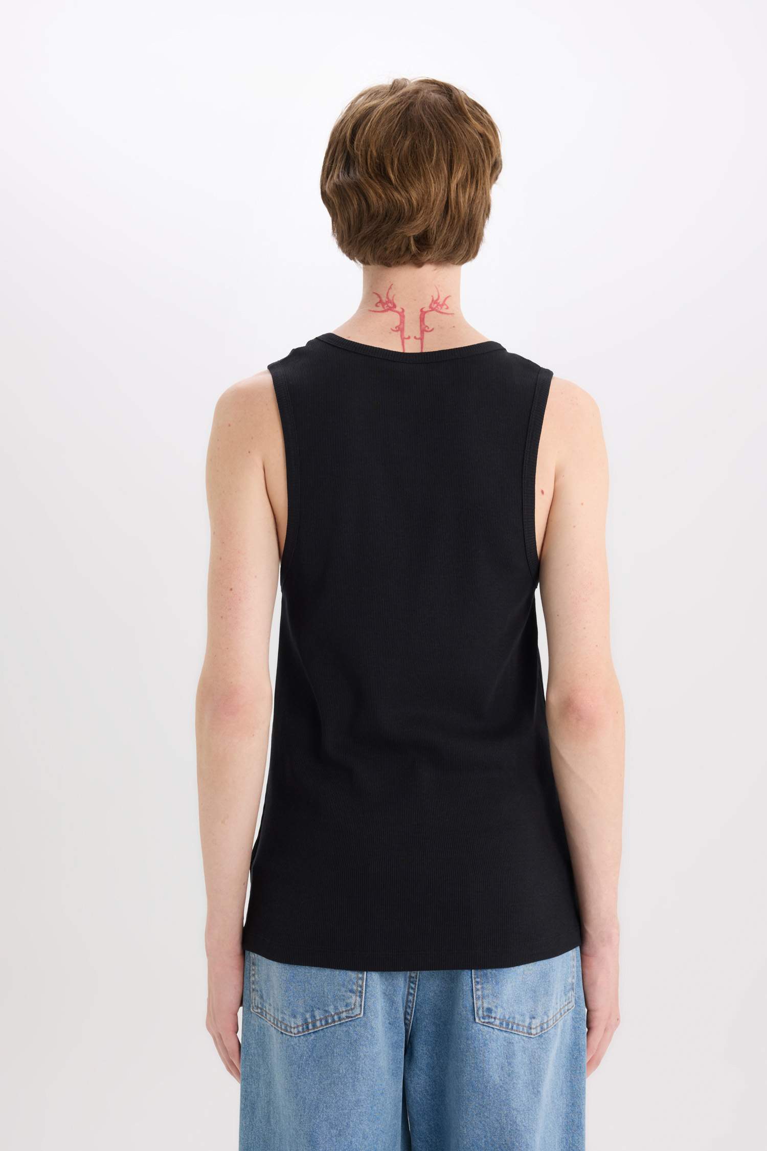 %100 Pamuk Fit Dar Kesim Bisiklet Yaka Ribana Atlet