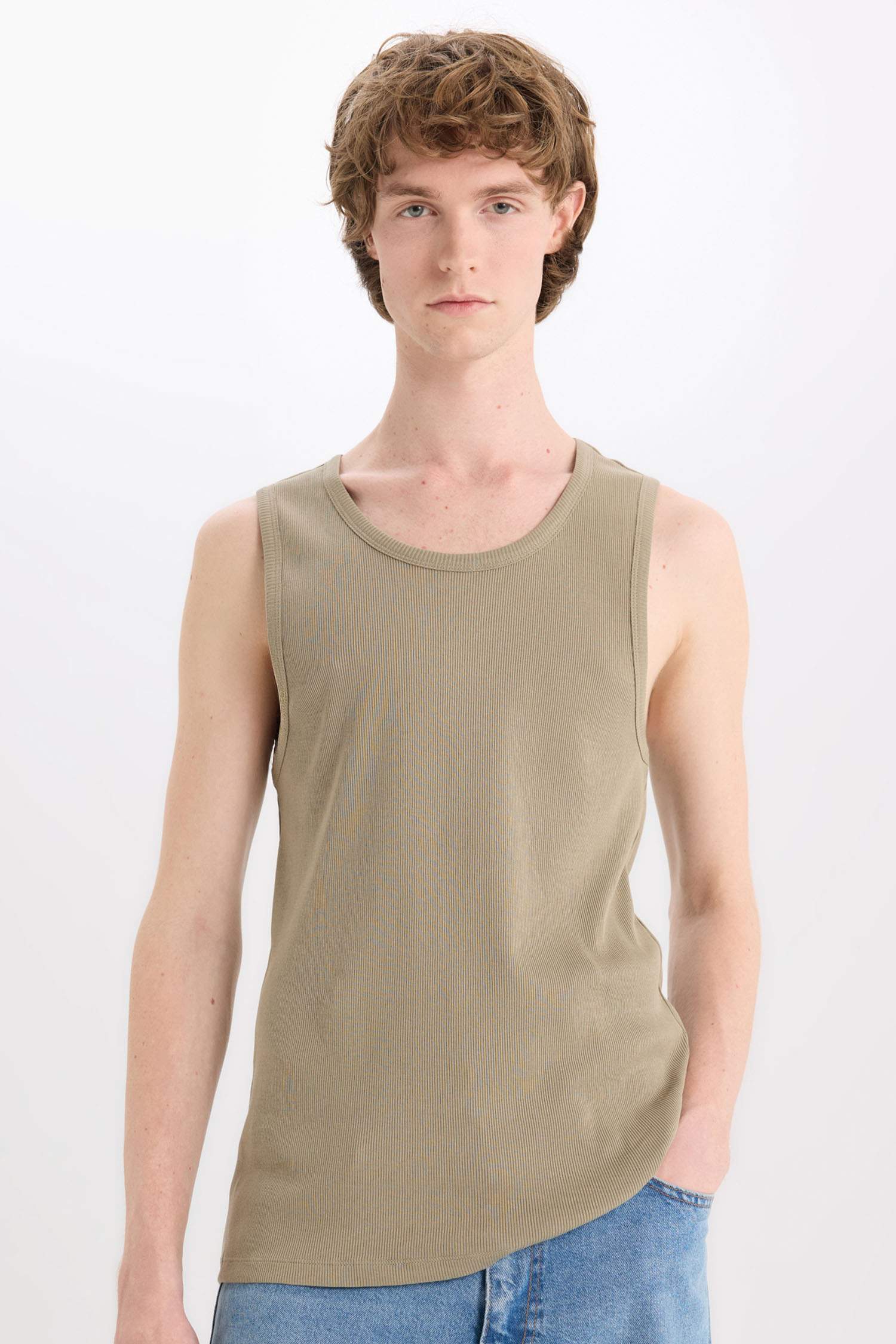 فانيلة قطن مضلع سليم فيت بياخة مستديرة