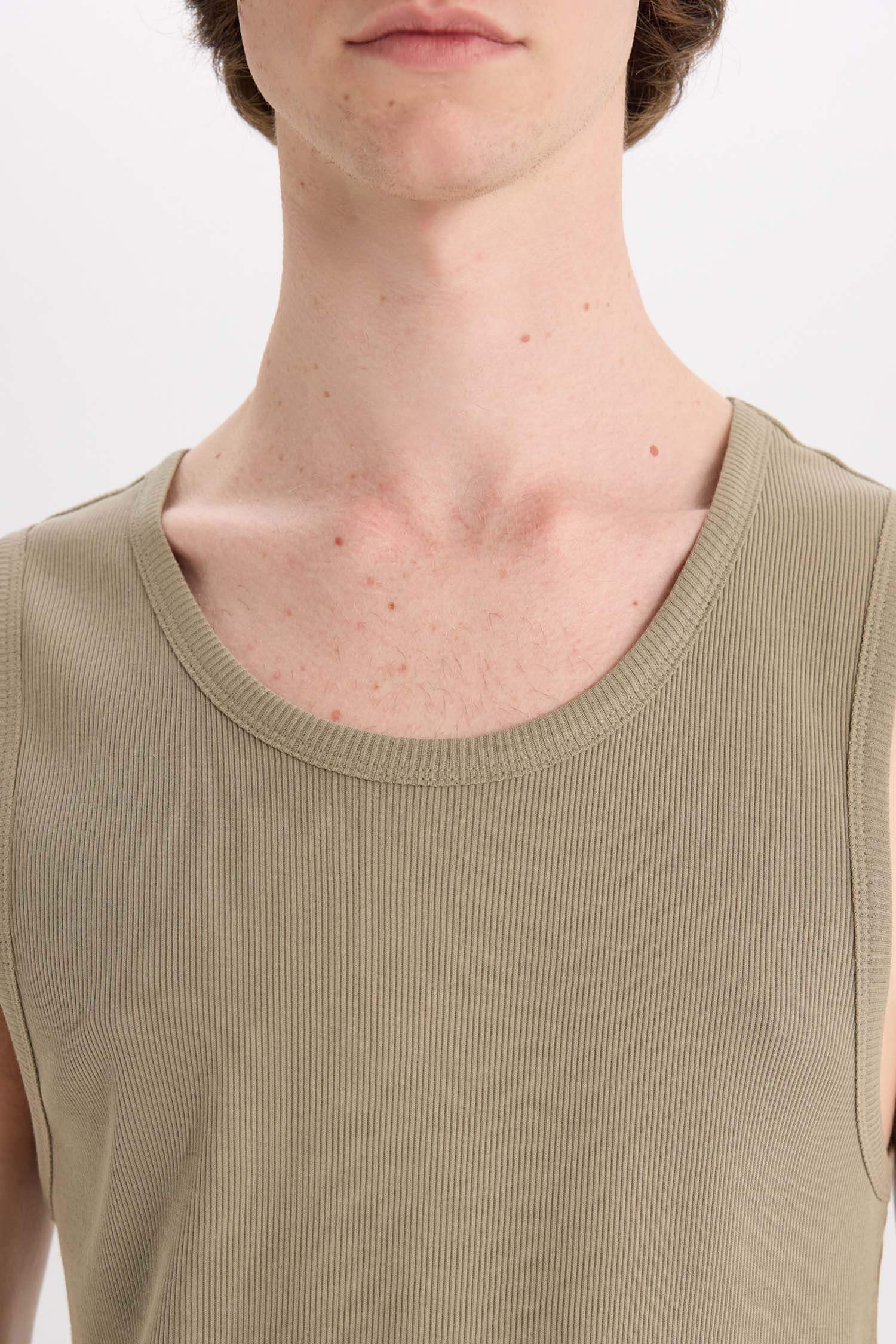 فانيلة قطن مضلع سليم فيت بياخة مستديرة