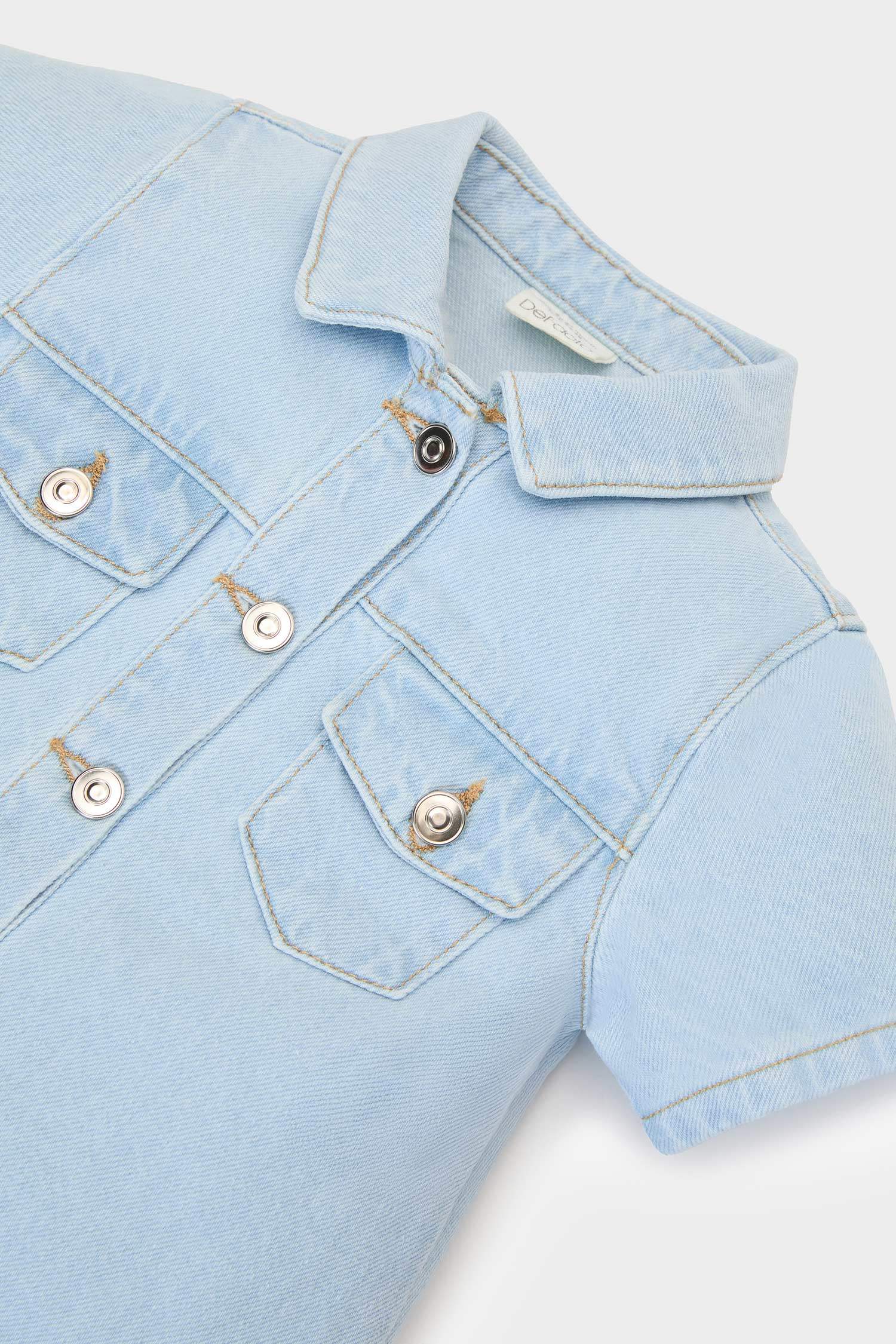 فستان قصة عادية بأكمام قصيرة بياقة قميص