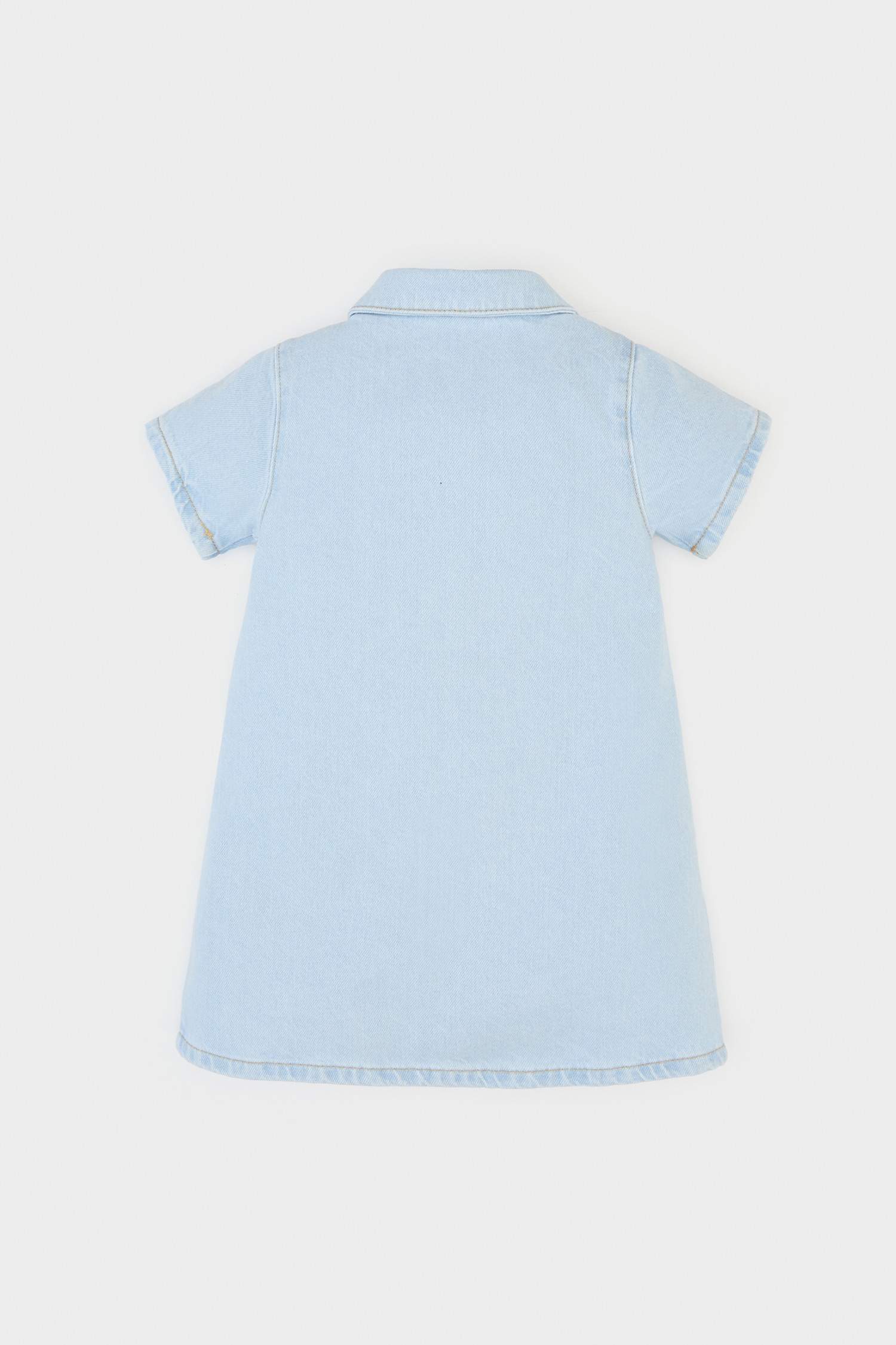 فستان قصة عادية بأكمام قصيرة بياقة قميص