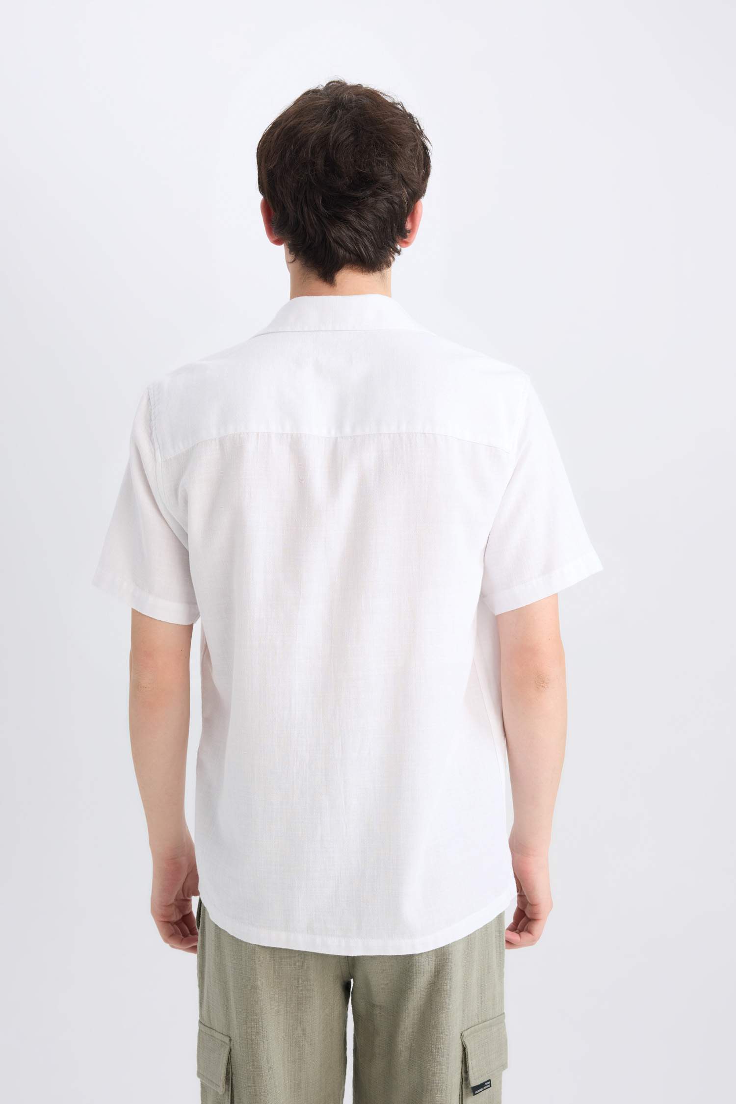 %100 Pamuk Regular Fit Yazlık Kısa Kollu Beyaz Gömlek
