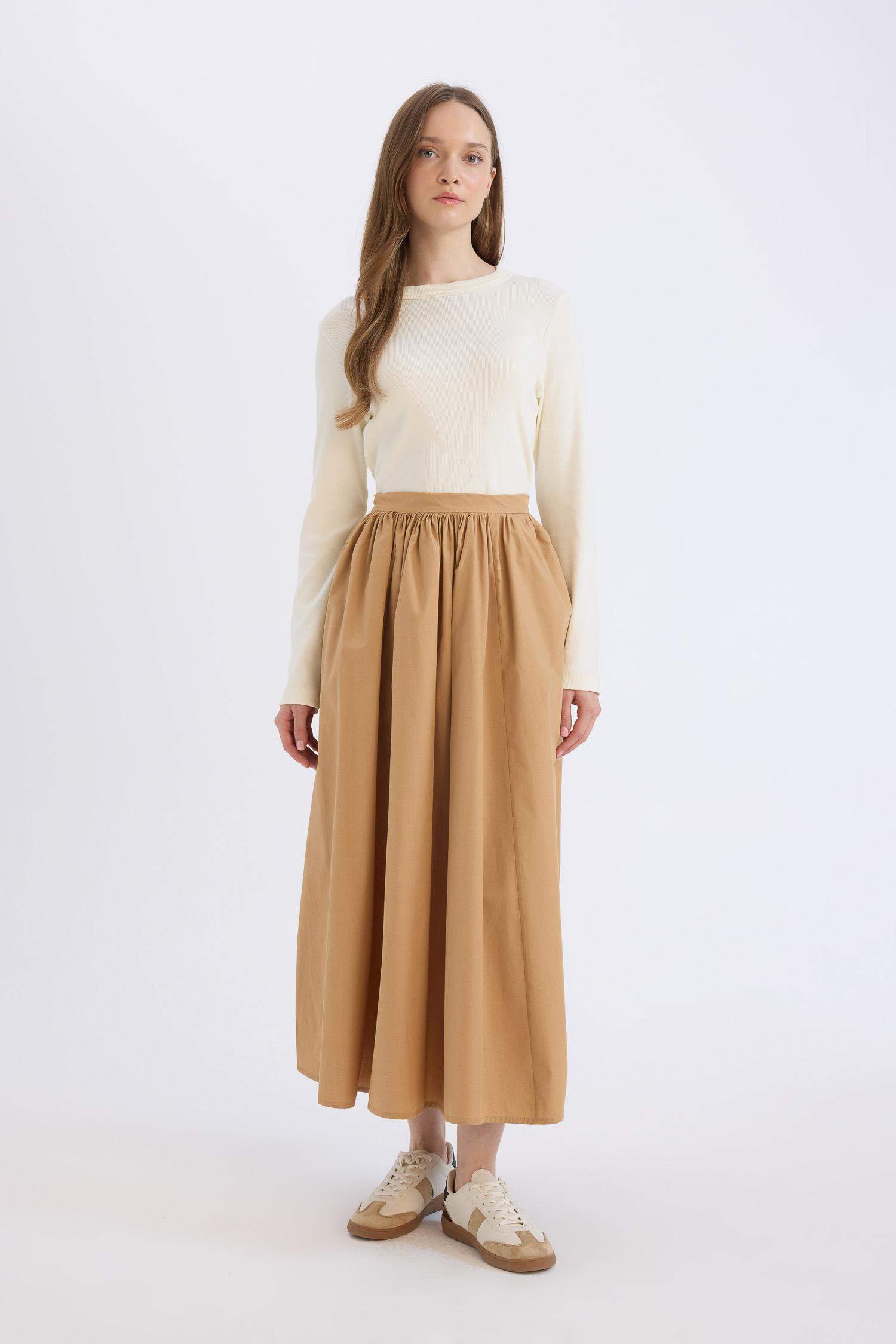 A Cut Zippered Waist Basic Poplin Fabric Maxi Skirt