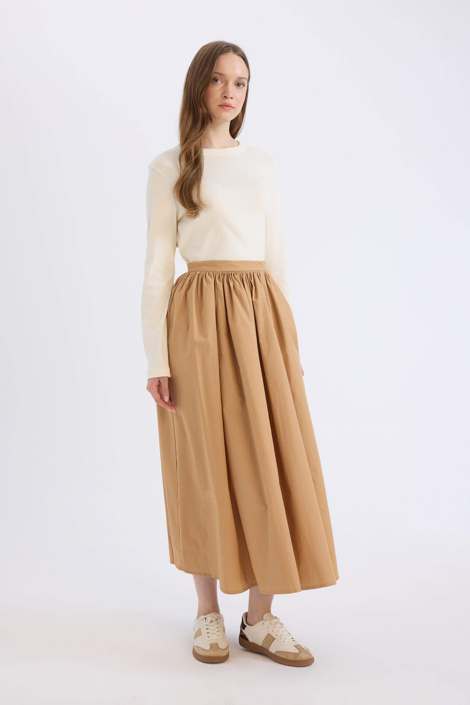 A Cut Zippered Waist Basic Poplin Fabric Maxi Skirt
