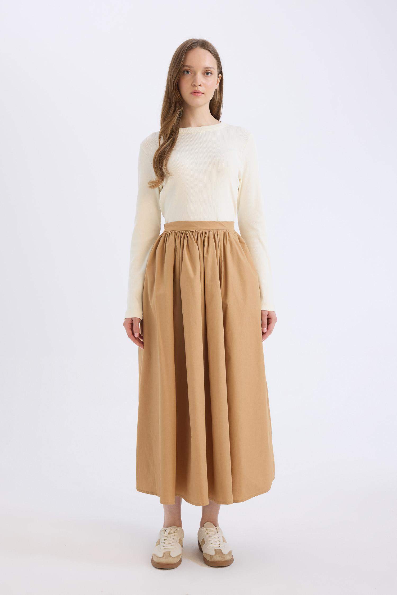 A Cut Zippered Waist Basic Poplin Fabric Maxi Skirt