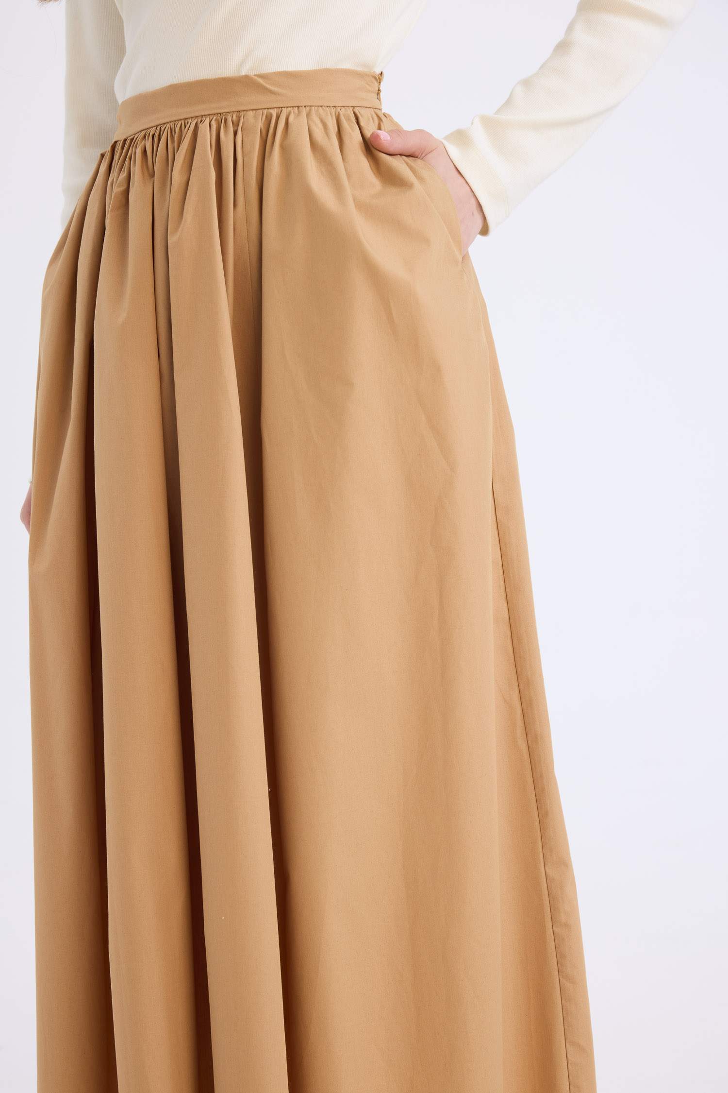 A Cut Zippered Waist Basic Poplin Fabric Maxi Skirt