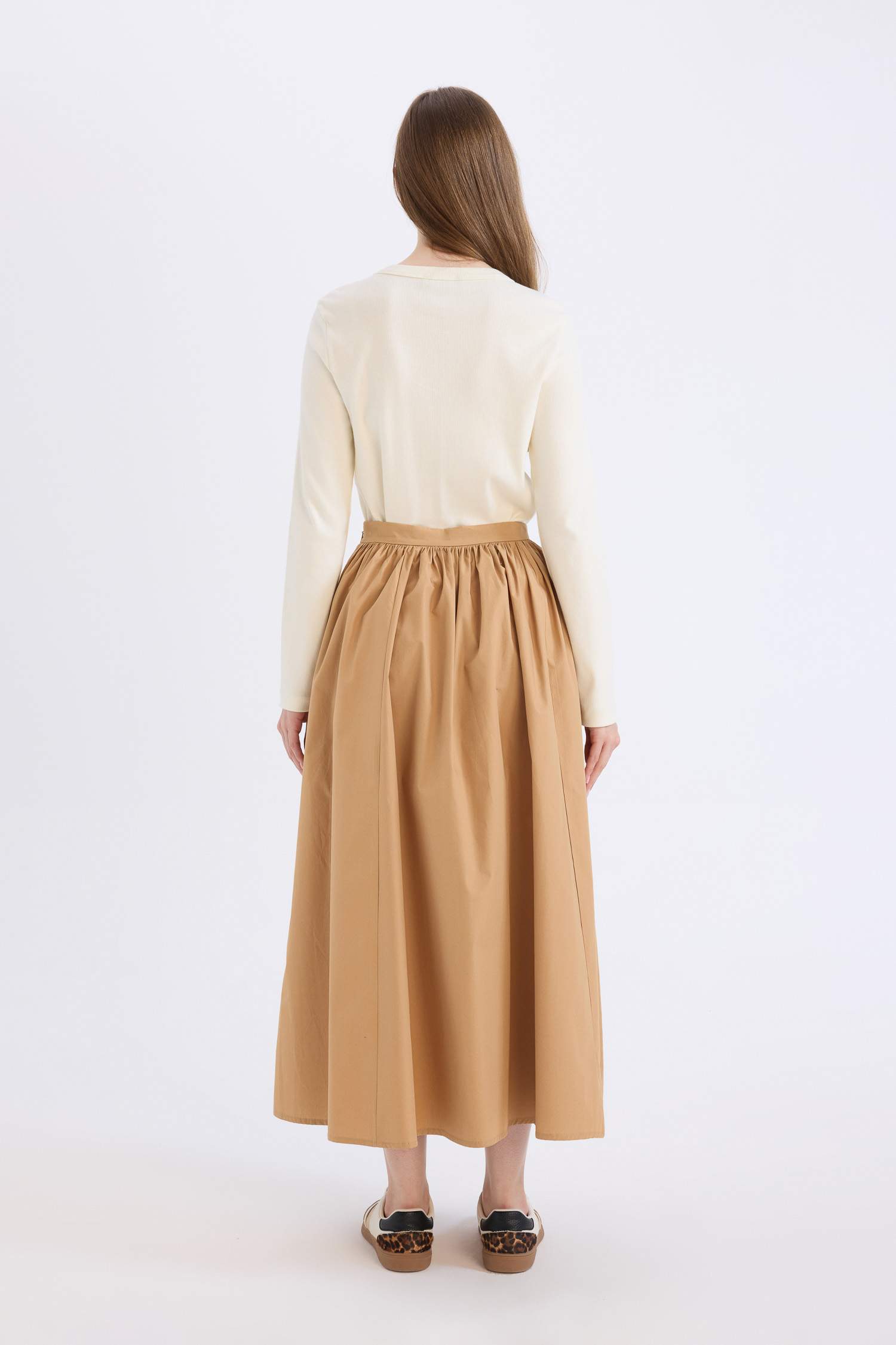 A Cut Zippered Waist Basic Poplin Fabric Maxi Skirt