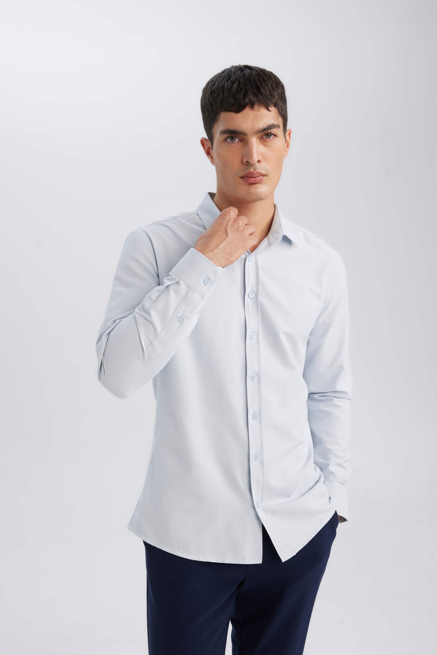 Modern Fit Dokulu Pamuk Karışımlı Uzun Kollu Gömlek