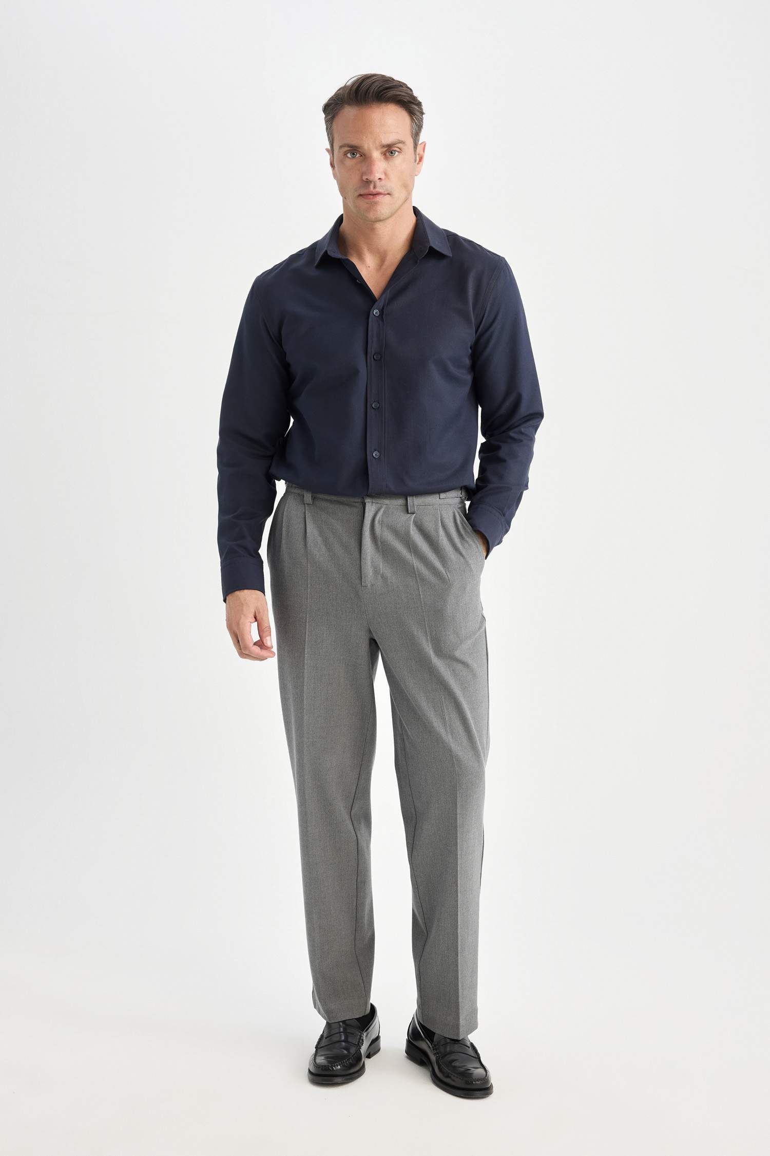 Modern Fit Polo Yaka Dokulu Uzun Kollu Gömlek