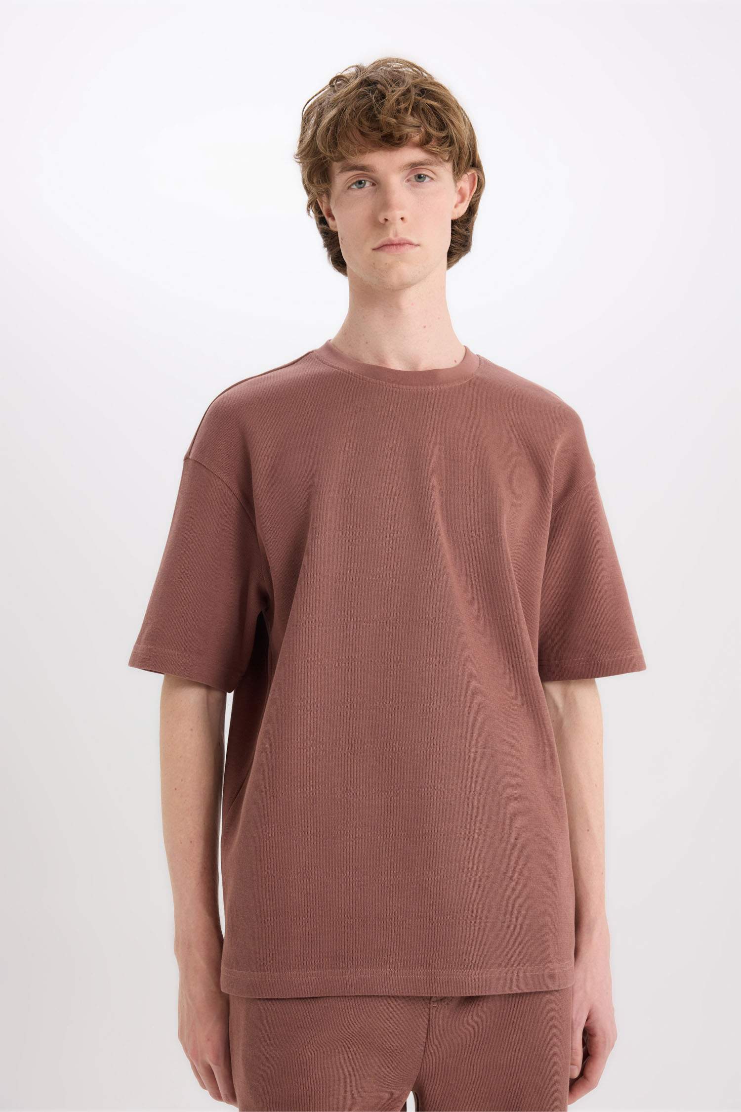 تيشيرت نص ردن اوفر سايز قطن بياخة مستديرة