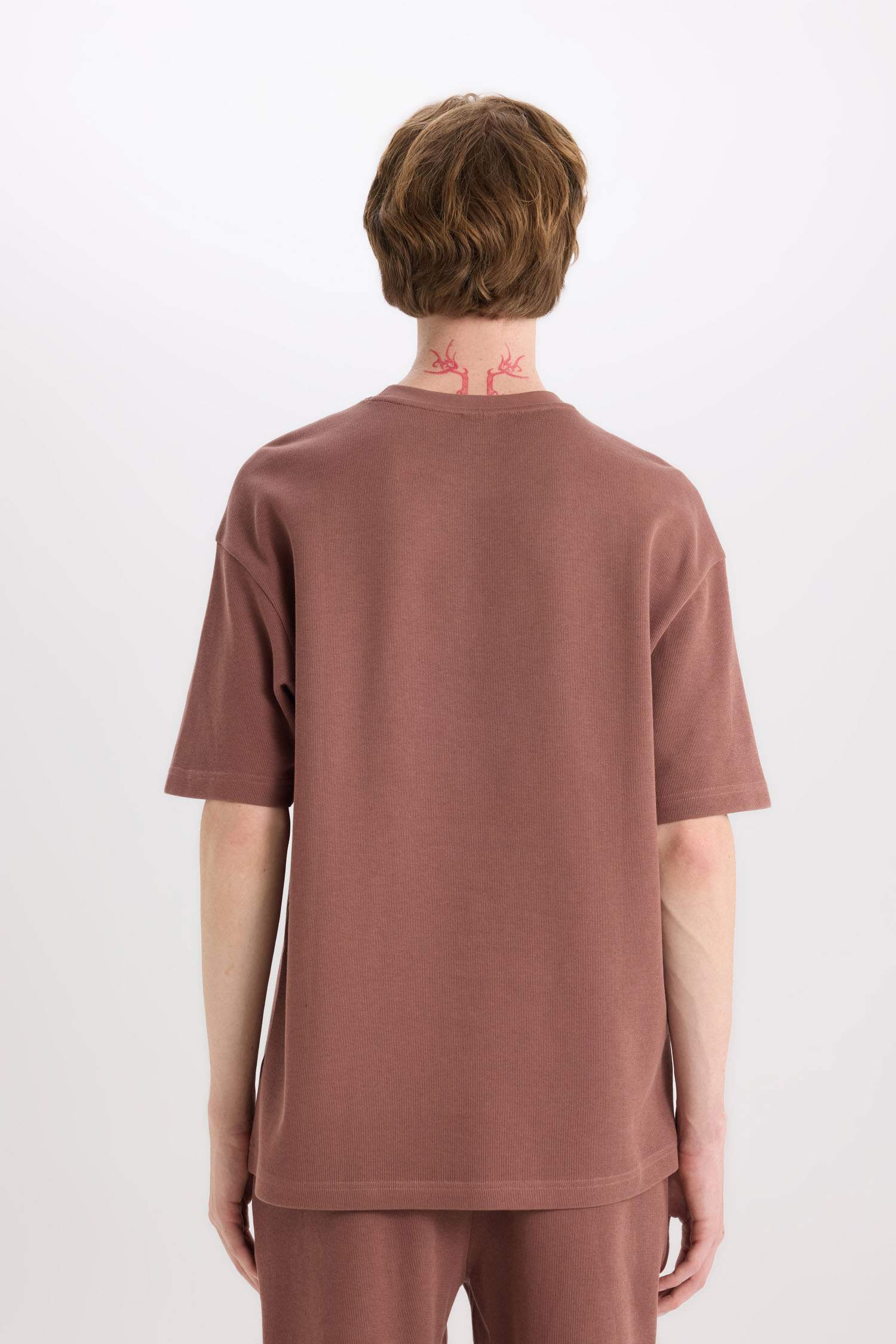 تيشيرت نص ردن اوفر سايز قطن بياخة مستديرة