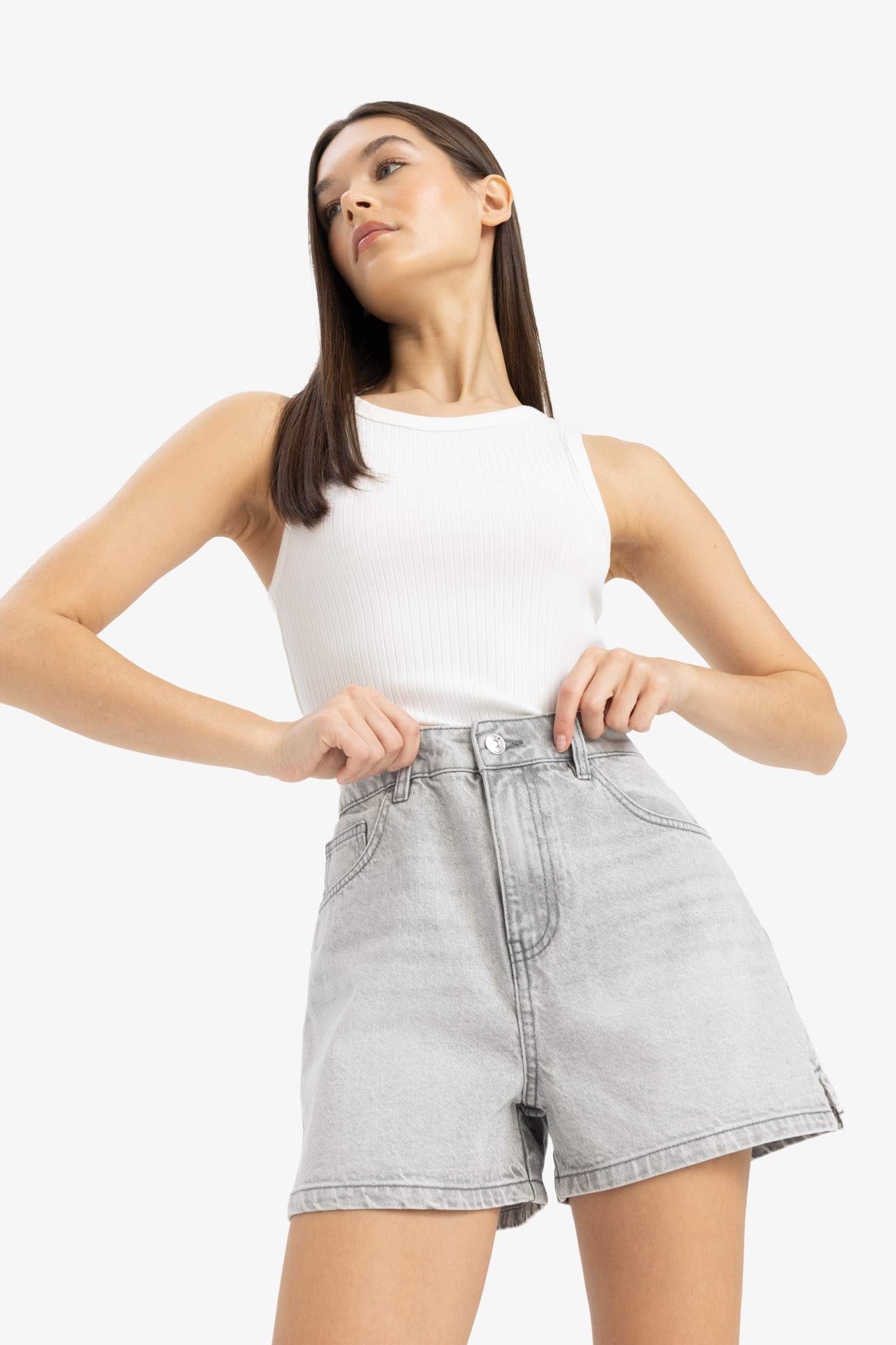 Mom Fit Yüksek Bel Kısa Paça Jean Şort