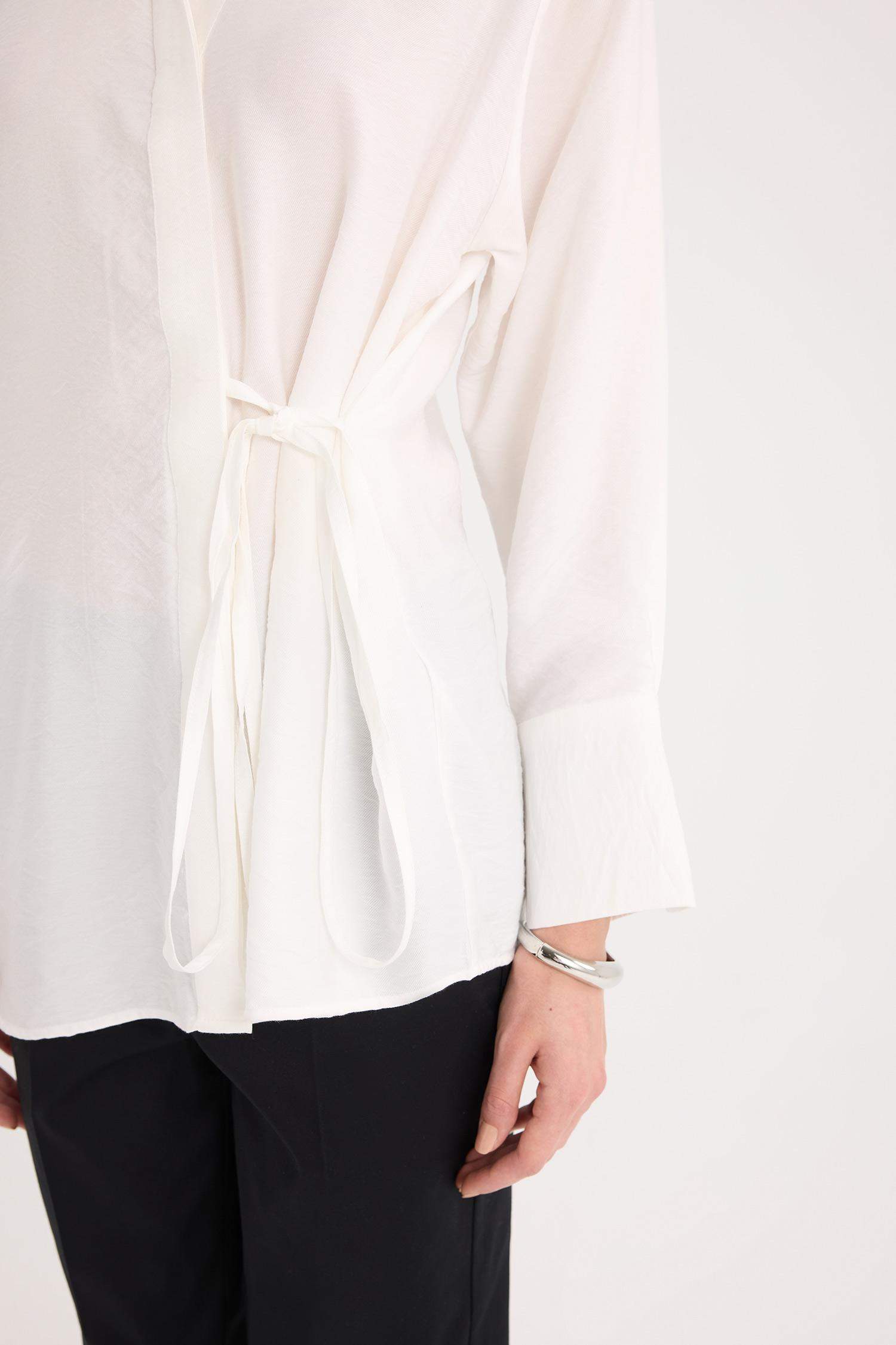 Oversize Geniş Kalıp Bağlamalı Uzun Kollu Gömlek