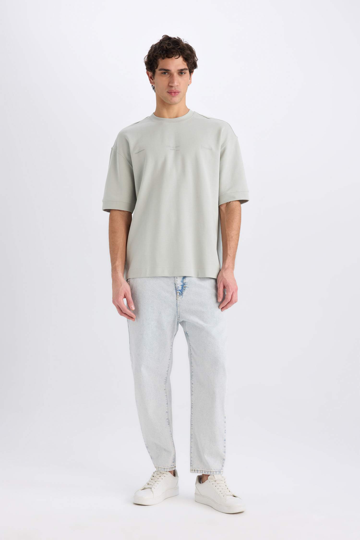 Loose fit футболка с круглым вырезом, с принтом, из плотной ткани и короткими рукавами