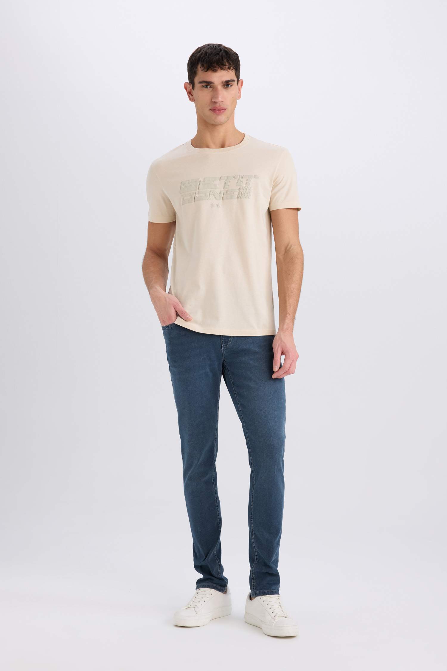 T-shirt slim en coton imprimé à col rond et manches courtes