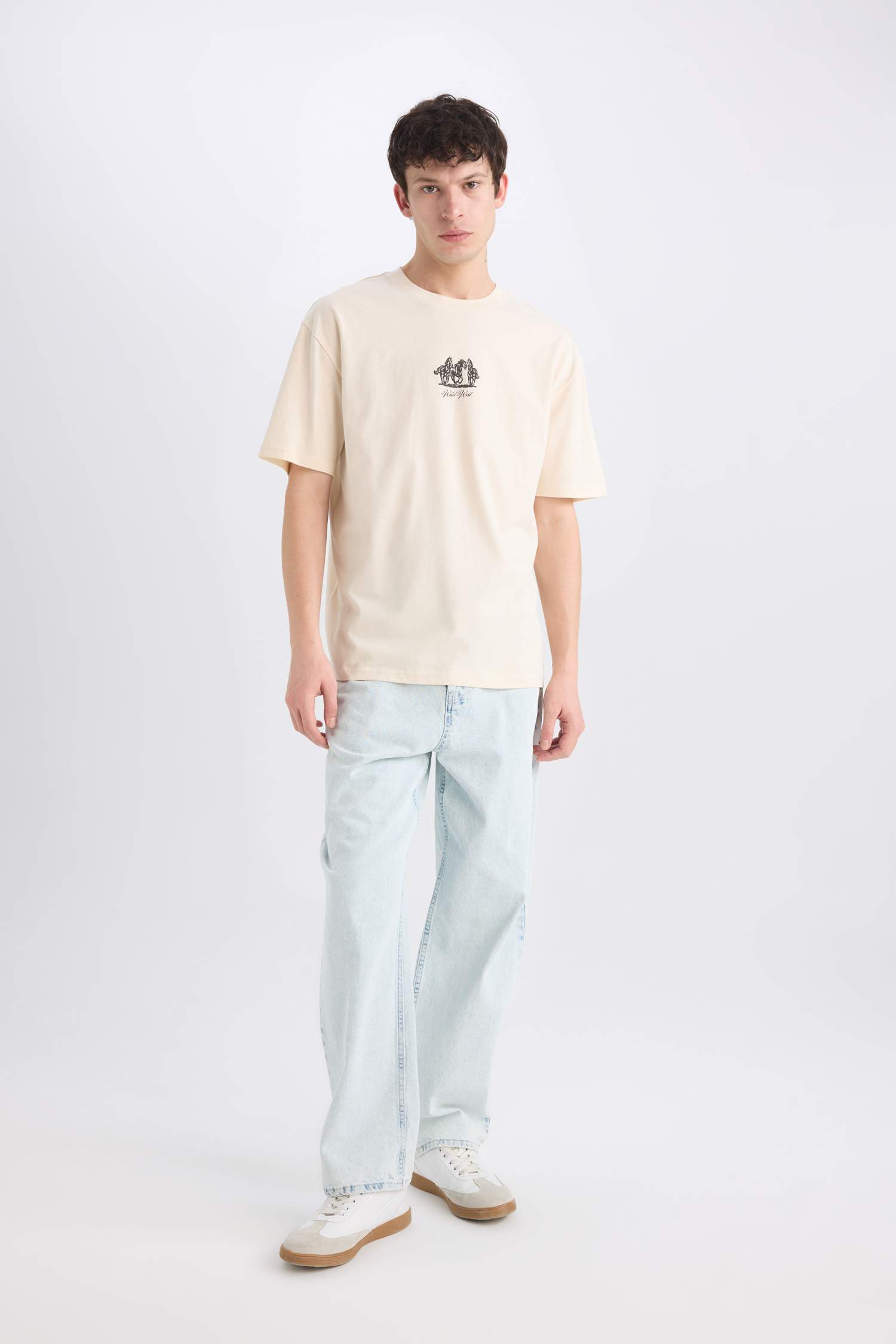 تيشيرت أوفر سايز مطبوع برقبة مستديرة