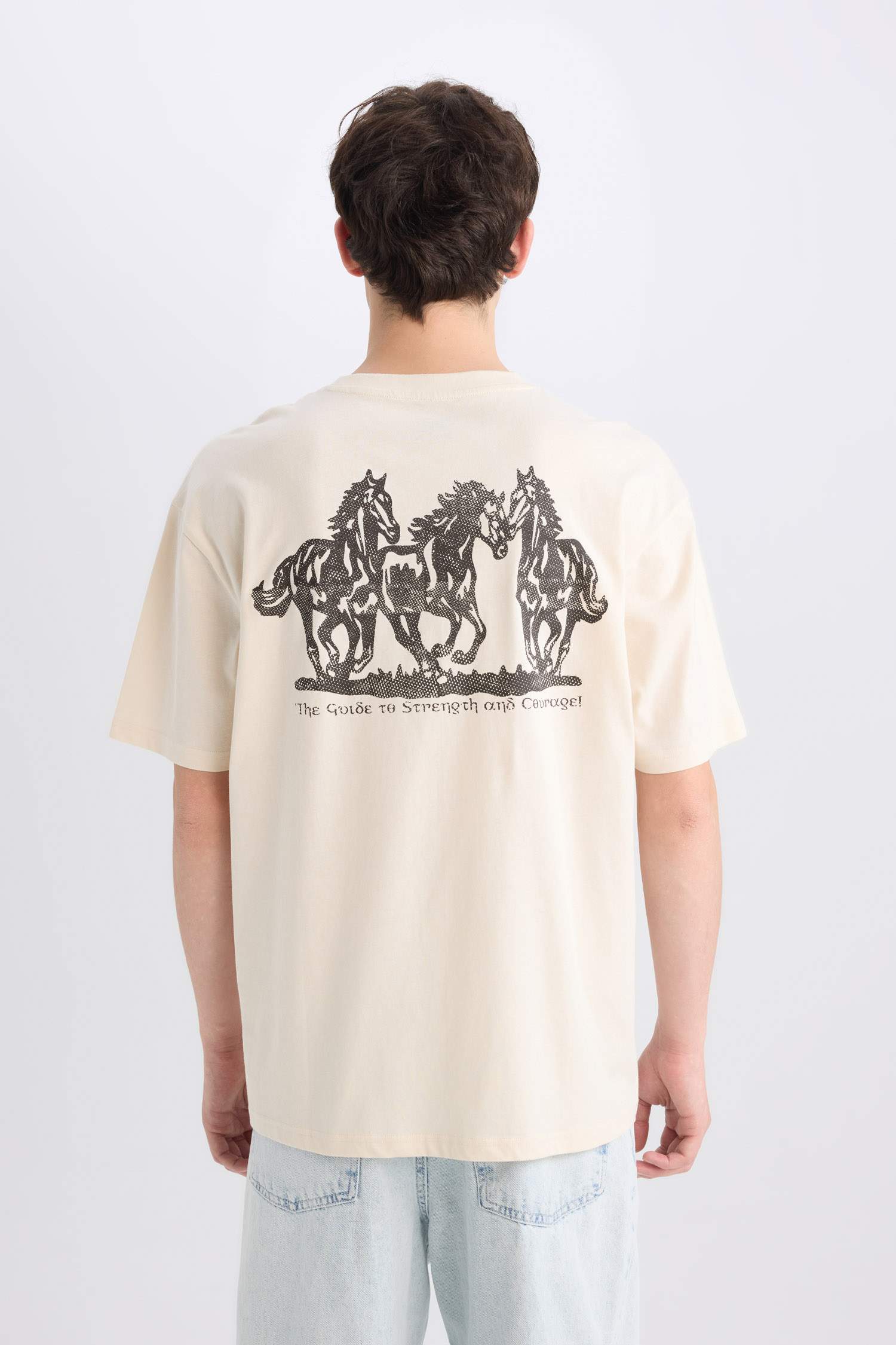 تيشيرت أوفر سايز مطبوع برقبة مستديرة