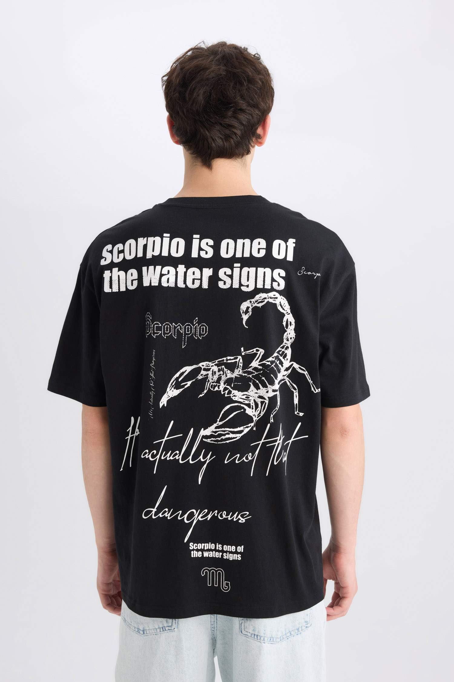 Оверсайз футболка с круглым вырезом и короткими рукавами, с принтом