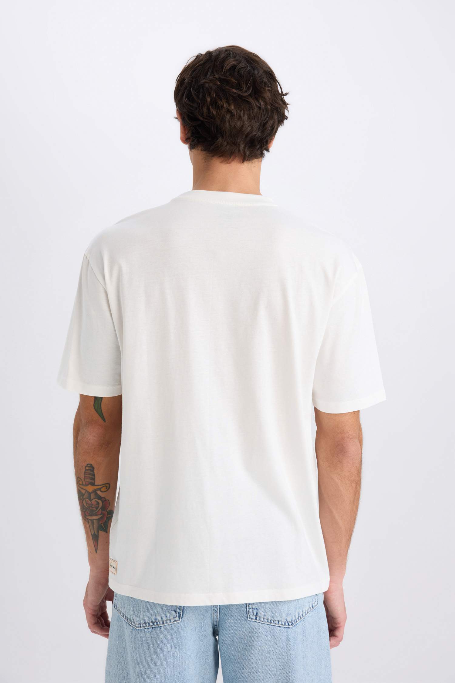 تيشيرت مطبوع أوفر سايز برقبة مستديرة