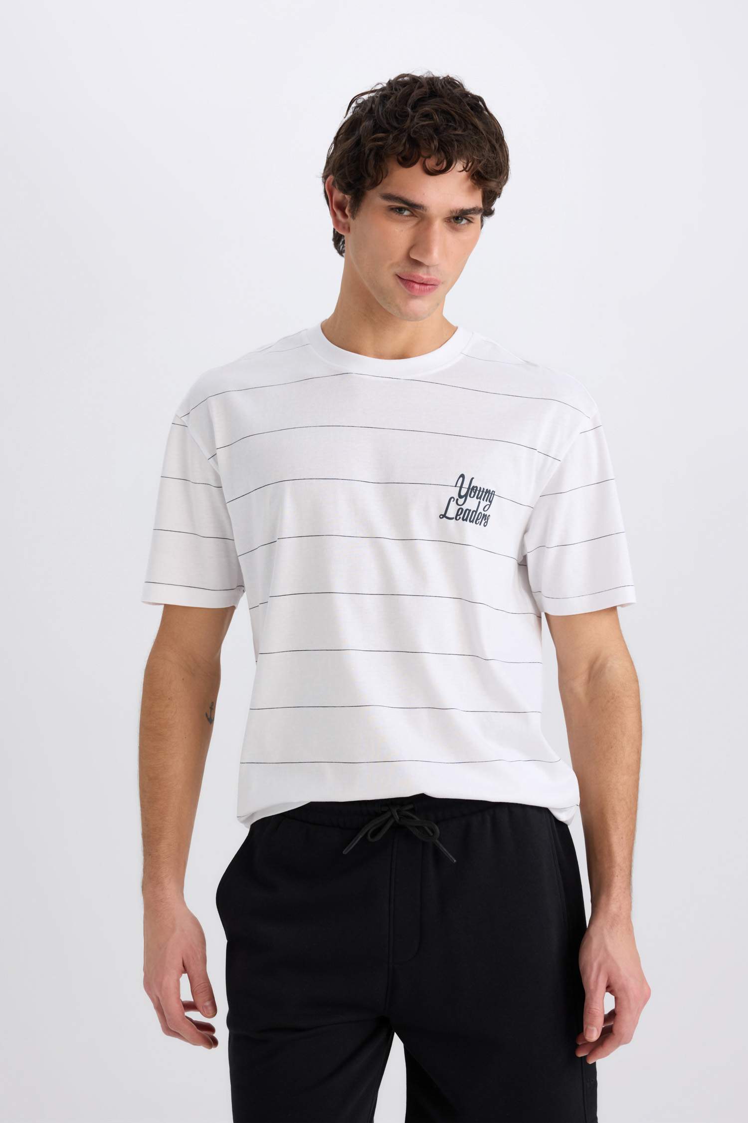 %100 Pamuk Boxy Fit Bisiklet Yaka Baskılı Kısa Kollu Tişört