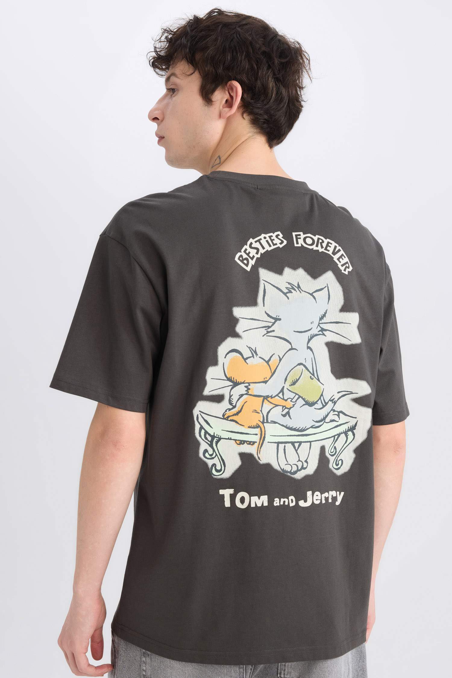 %100 Pamuk Tom & Jerry Boxy Fit Bisiklet Yaka Sırt Baskılı Kısa Kollu Tişört