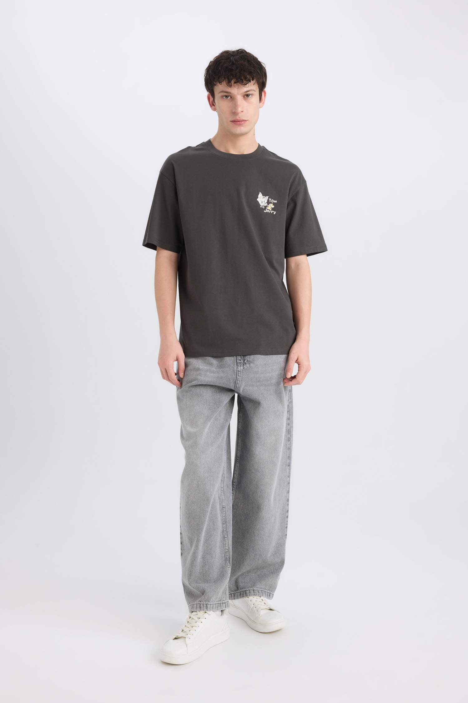 %100 Pamuk Tom & Jerry Boxy Fit Bisiklet Yaka Sırt Baskılı Kısa Kollu Tişört