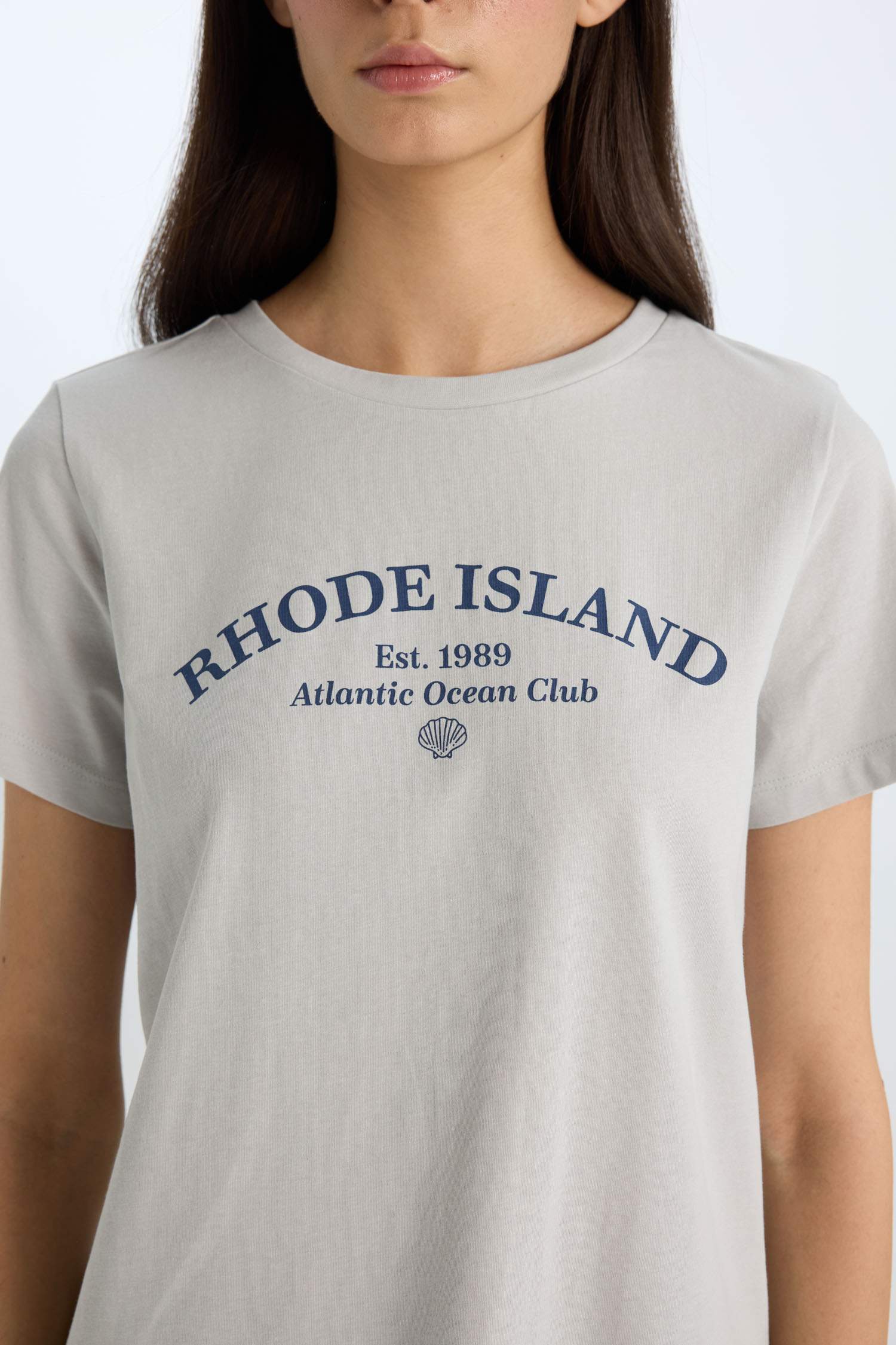 تيشيرت كاجوال نص ردن قصة عادية بياخة مستديرة