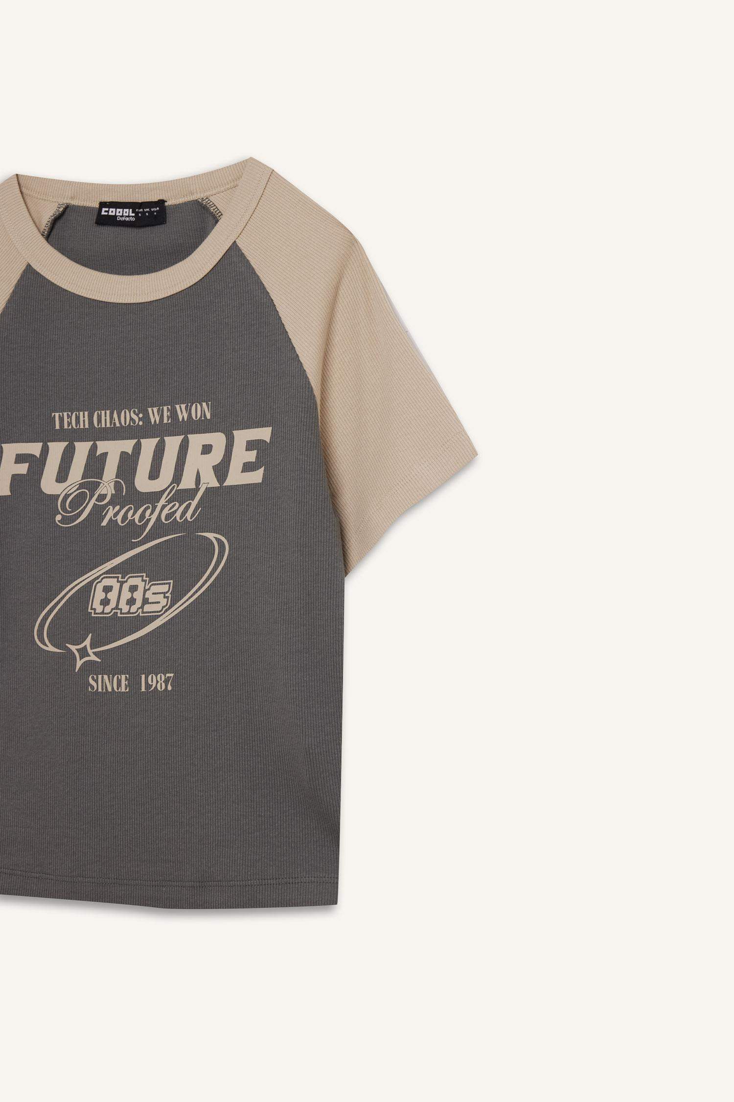 Coool Fitted Bisiklet Yaka Baskılı Fitilli Kaşkorse Kısa Kollu Tişört