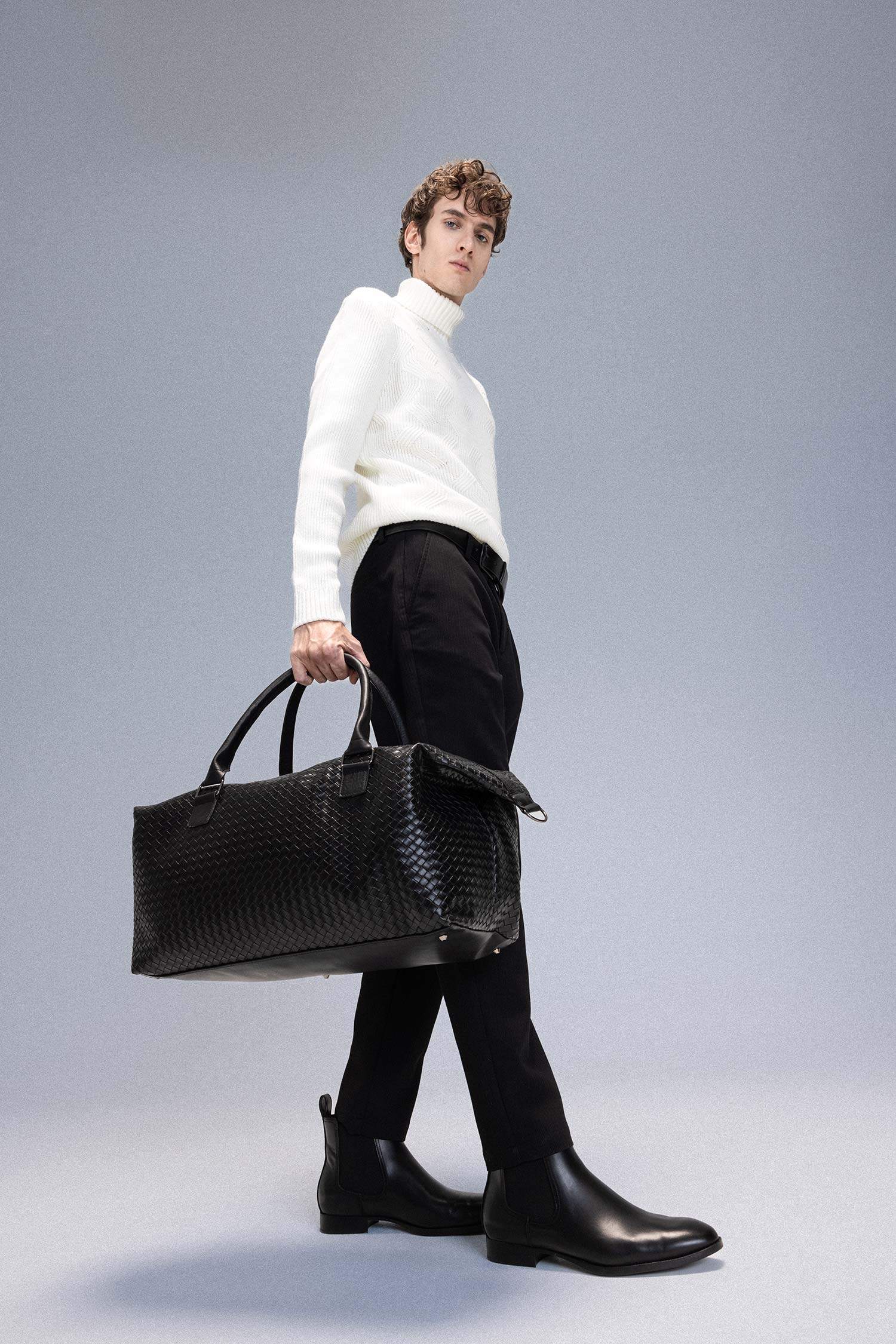 جنطة سفر و رياضة رجالي جلد صناعي