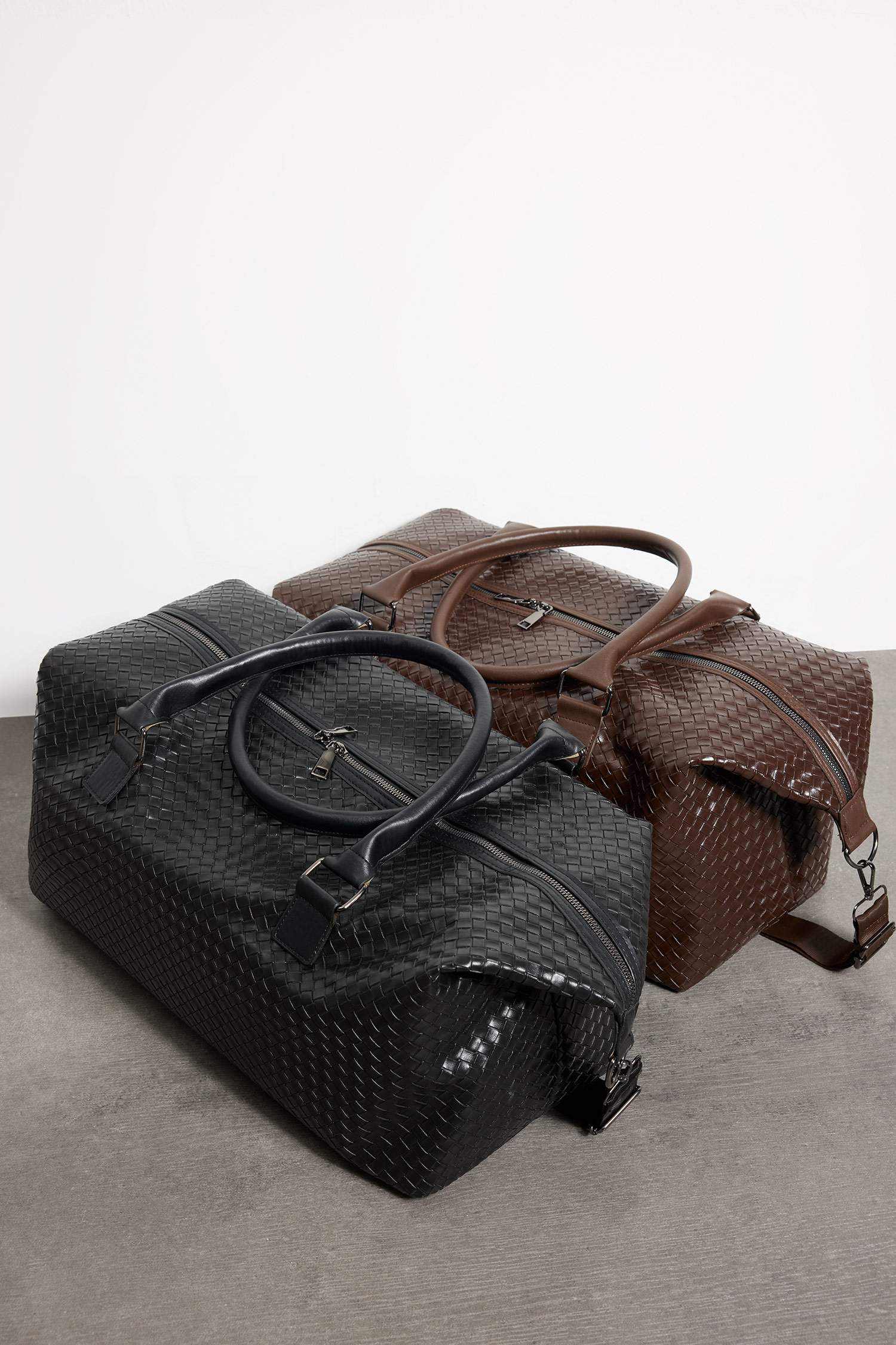 جنطة سفر و رياضة رجالي جلد صناعي