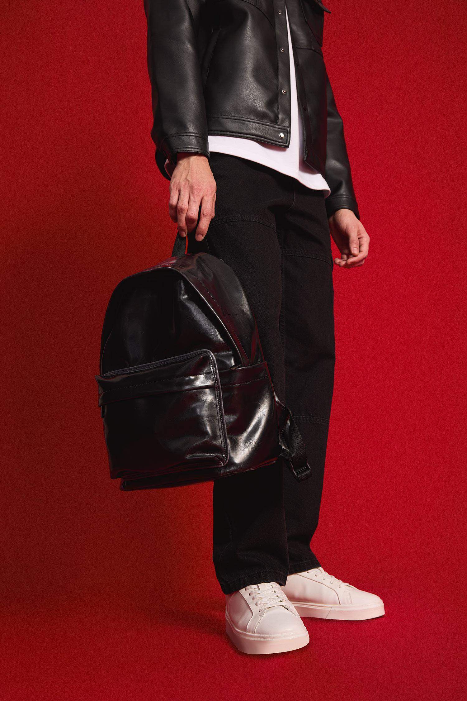 جنطة ظهر جلد صناعي