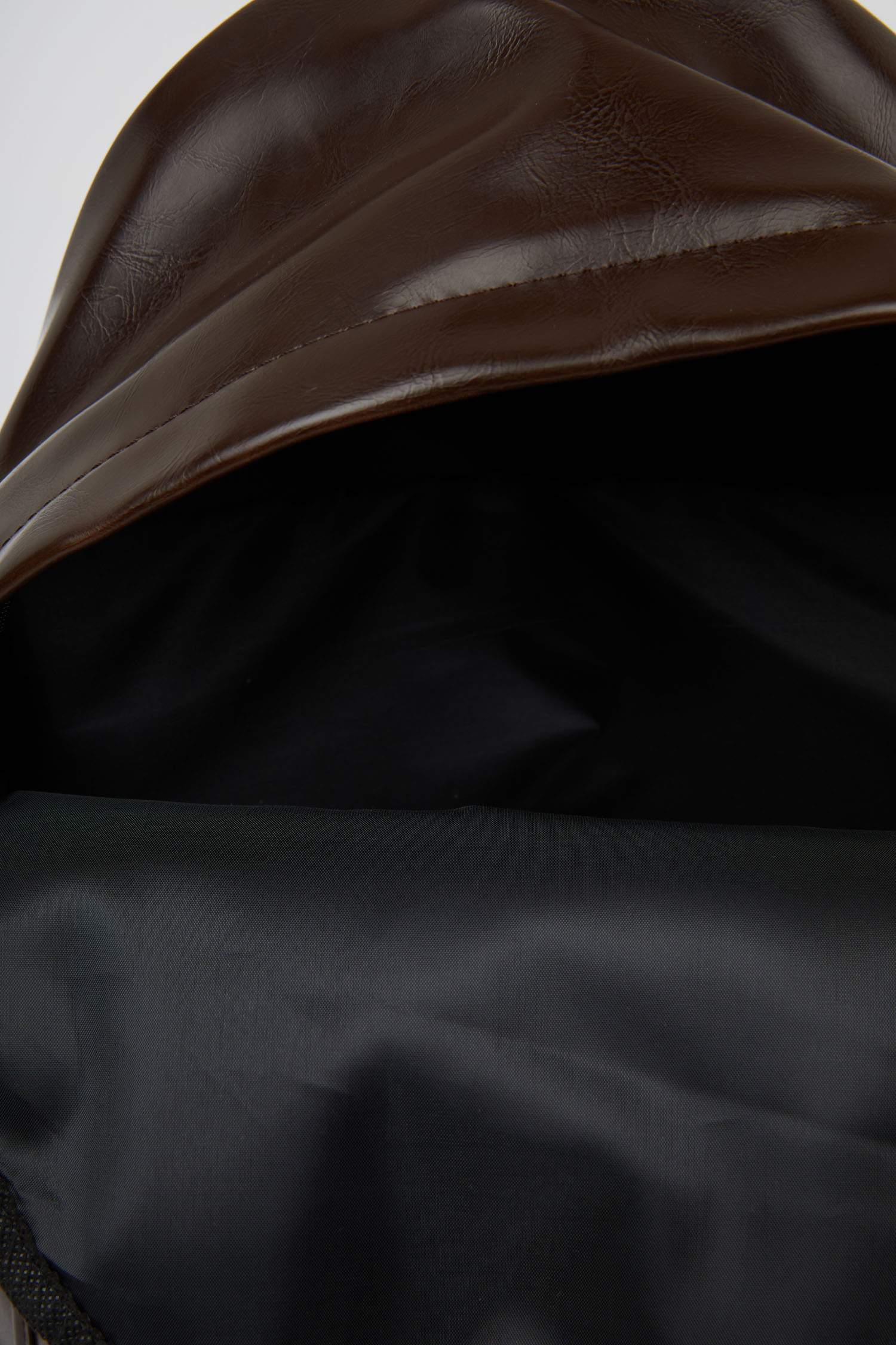 جنطة ظهر جلد صناعي