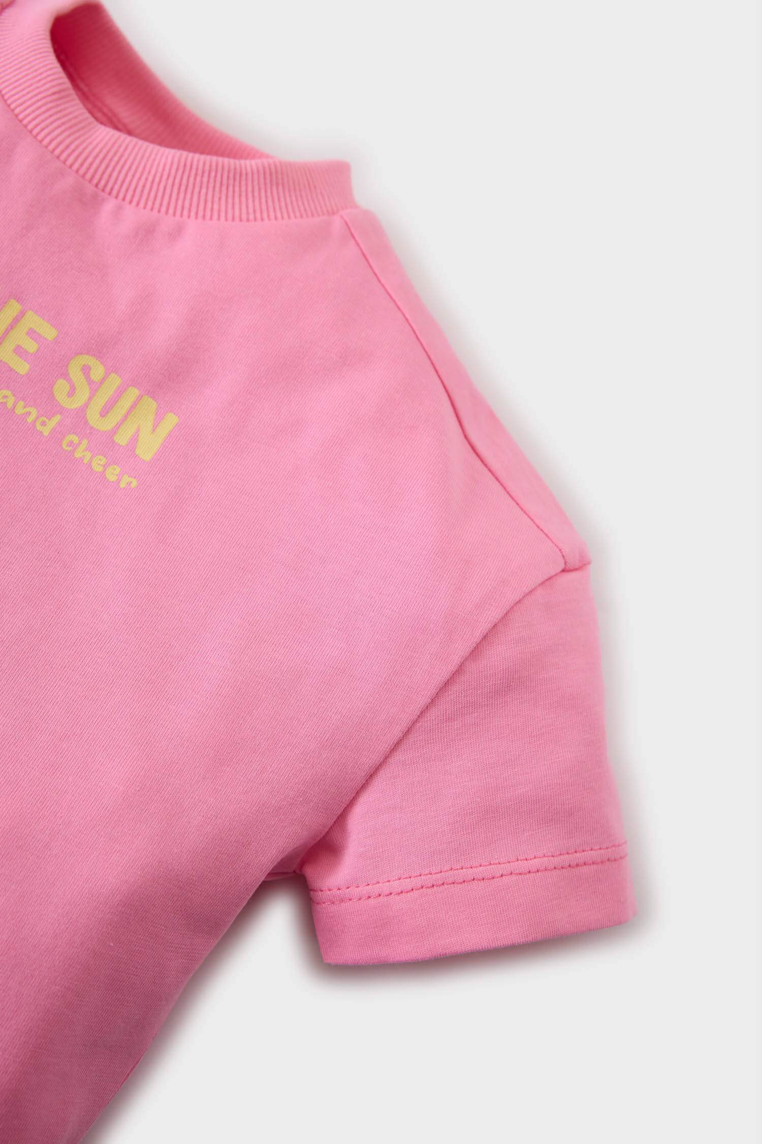 Kız Bebek Bisiklet Yaka Baskılı Kısa Kollu Tişört