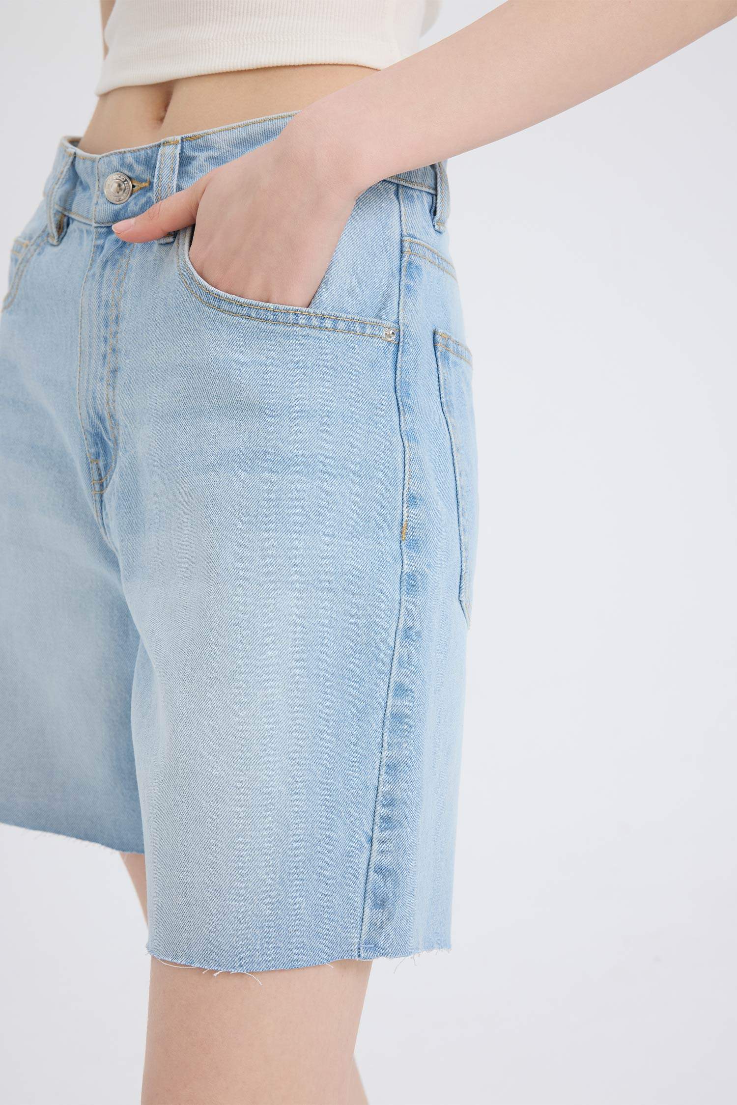 شورت برمودا جينز بخصر عالي