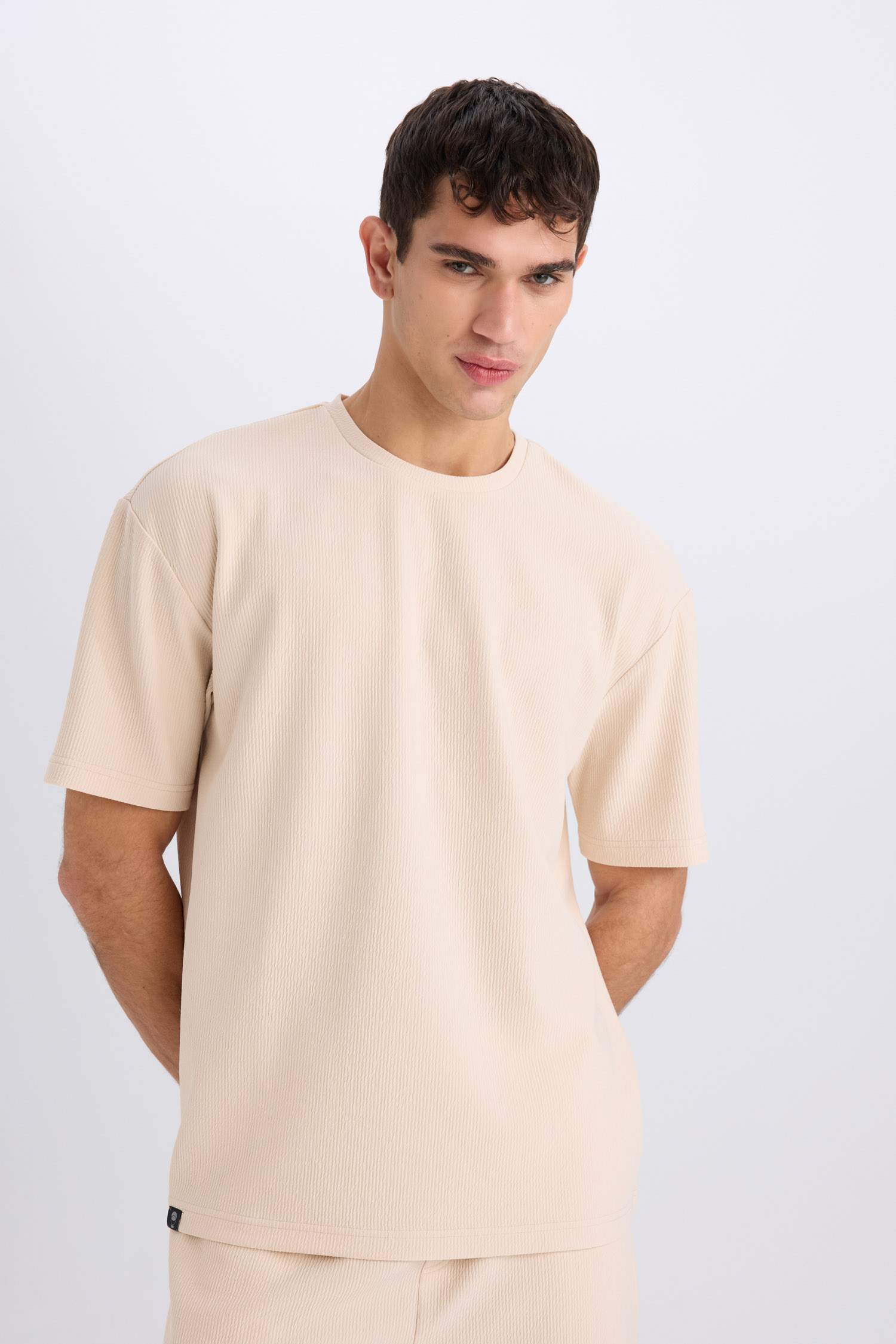 تيشيرت نص كم أوفر سايز برقبة مستديرة