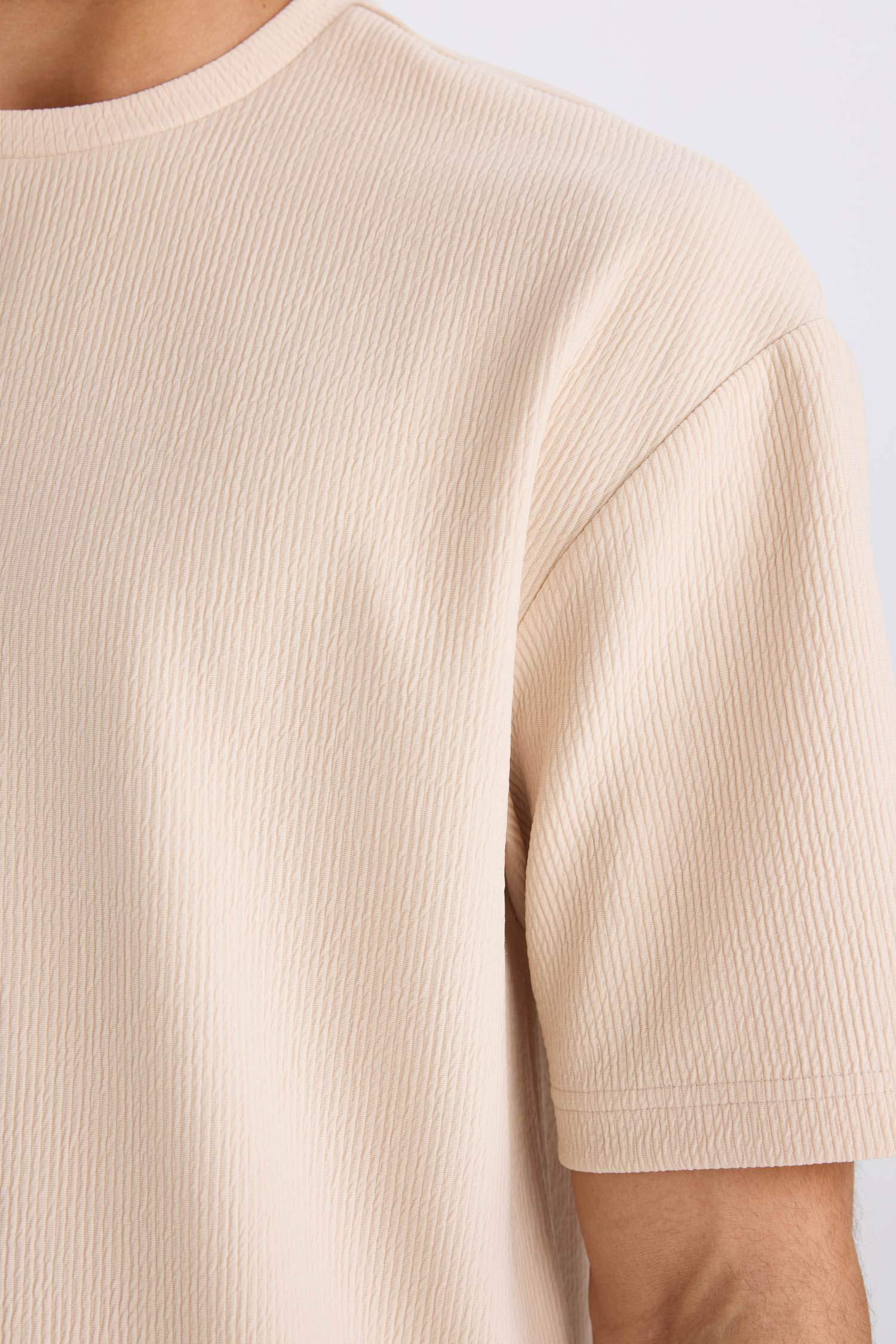 تيشيرت نص كم أوفر سايز برقبة مستديرة