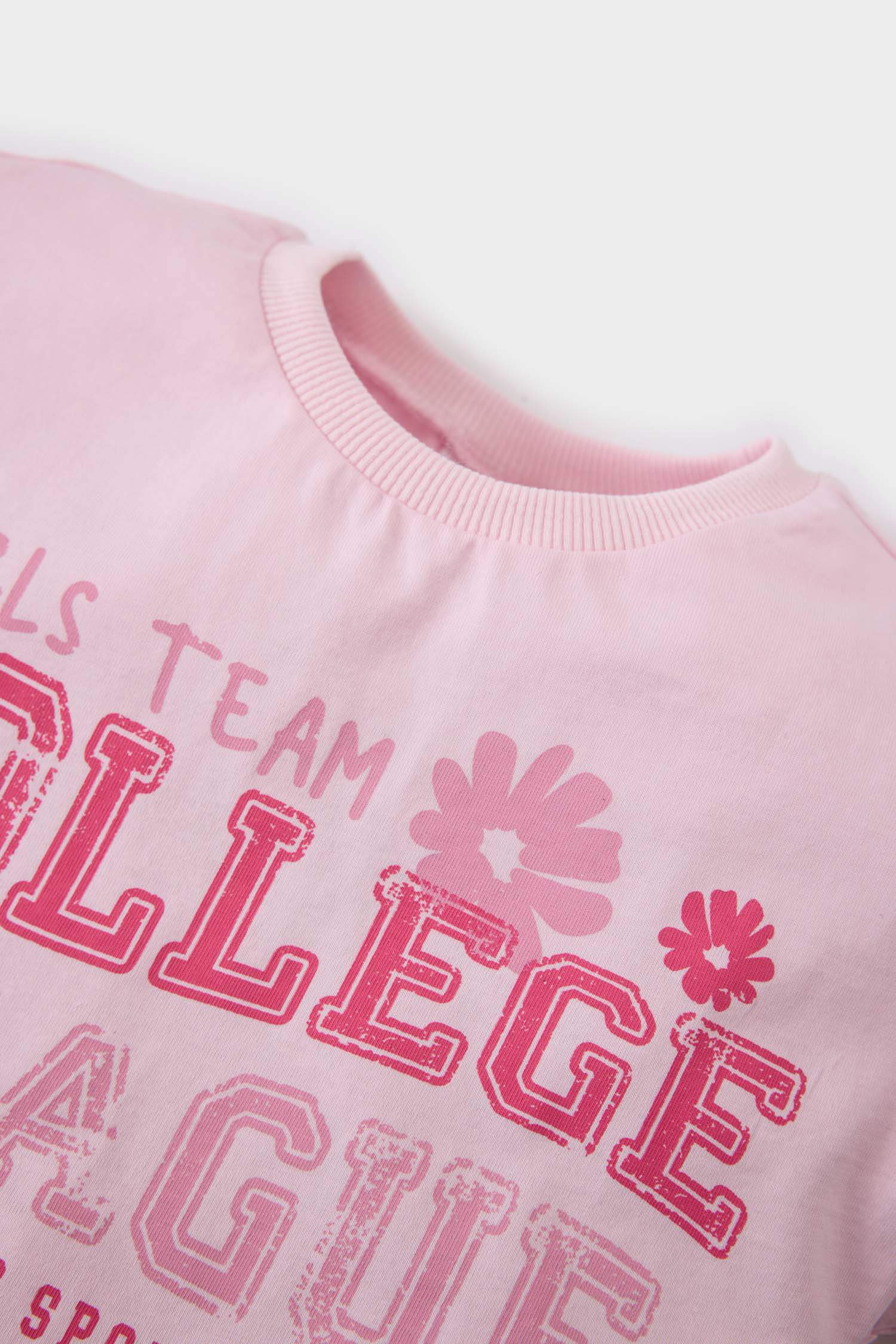 طقم تيشيرت بنات مطبوع وشورت بخصر مطاطي