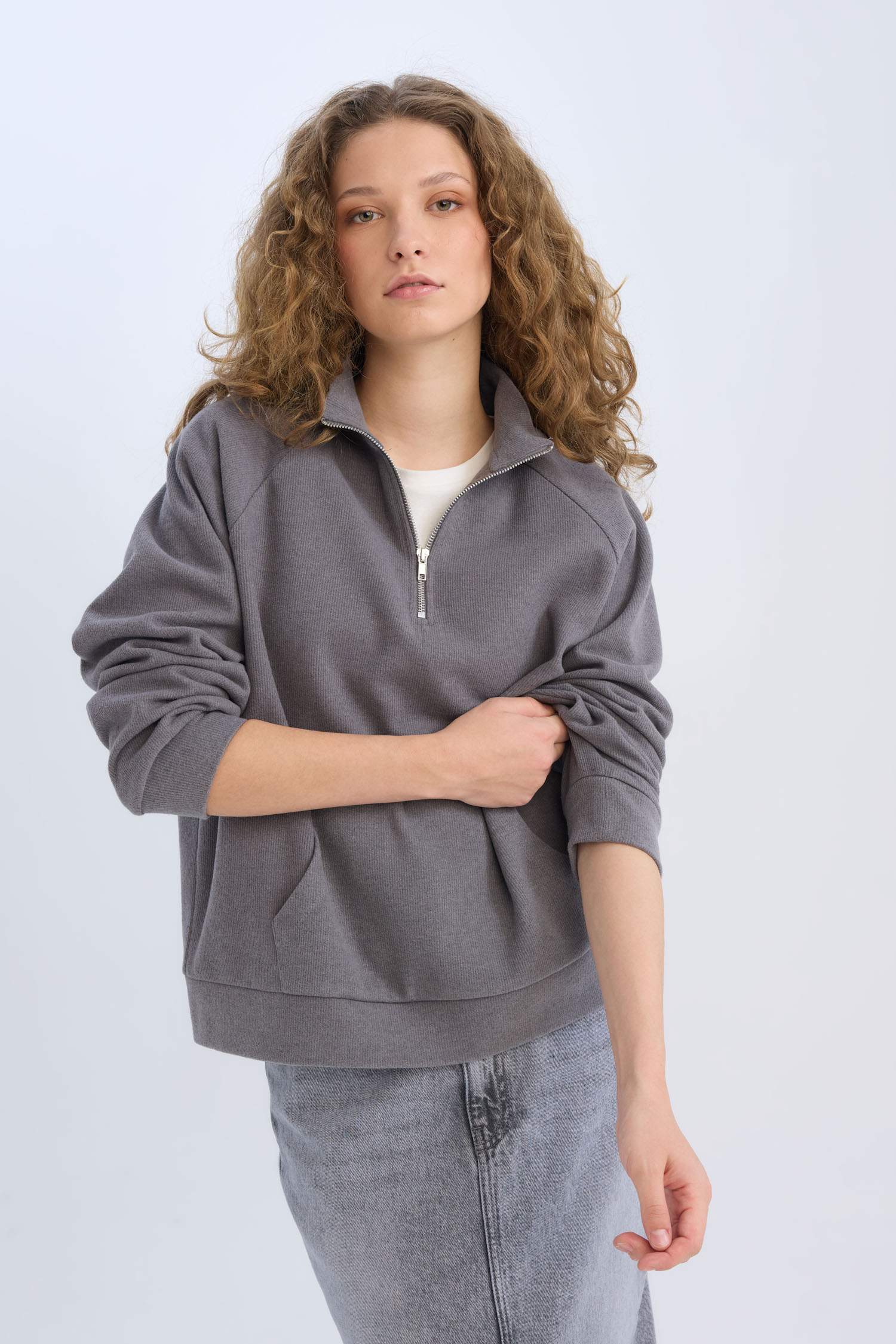Oversize Geniş Kalıp Basic Düz Kanguru Cepli Fermuarlı Polo Yaka Sweatshirt