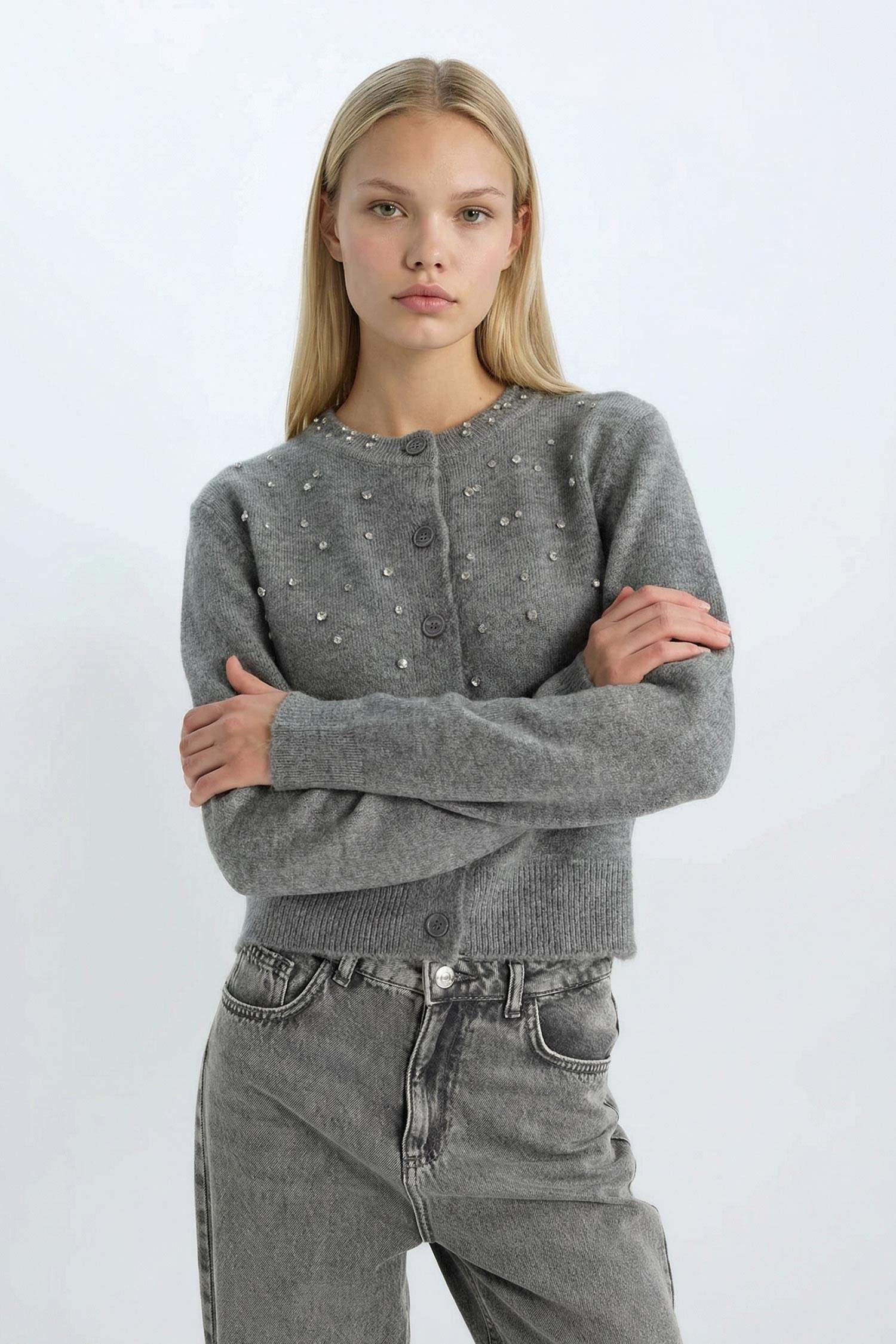 Regular Fit Bisiklet Yaka Düğmeli Taşlı Triko Hırka