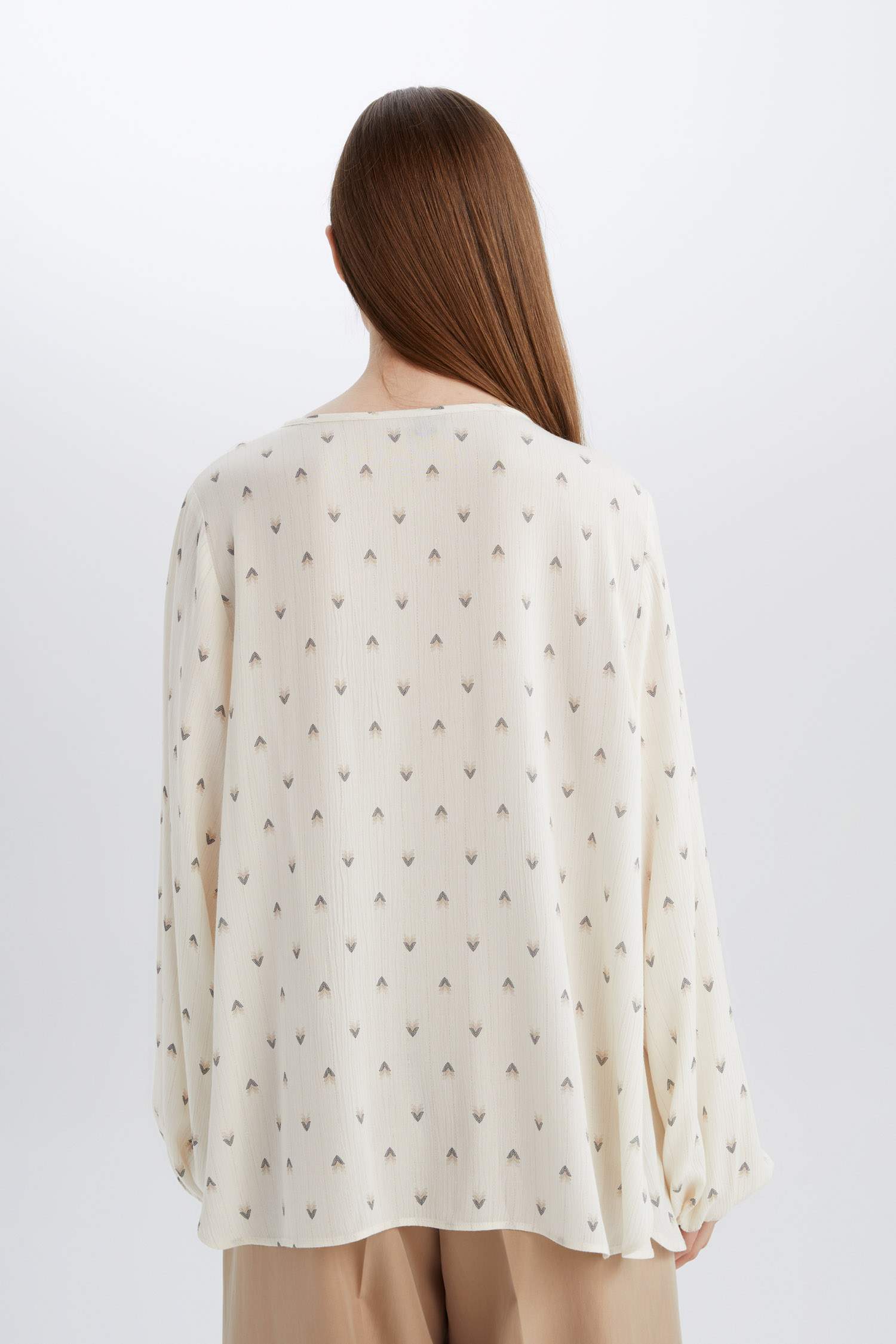 Regular Fit Apaş Yaka Simli Kumaş Uzun Kollu Bluz