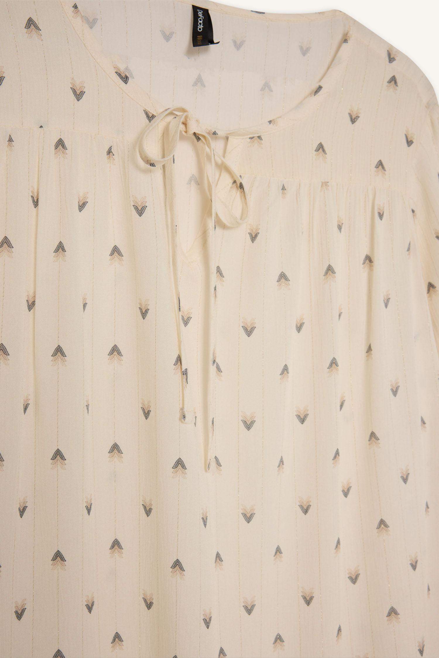 Regular Fit Apaş Yaka Simli Kumaş Uzun Kollu Bluz