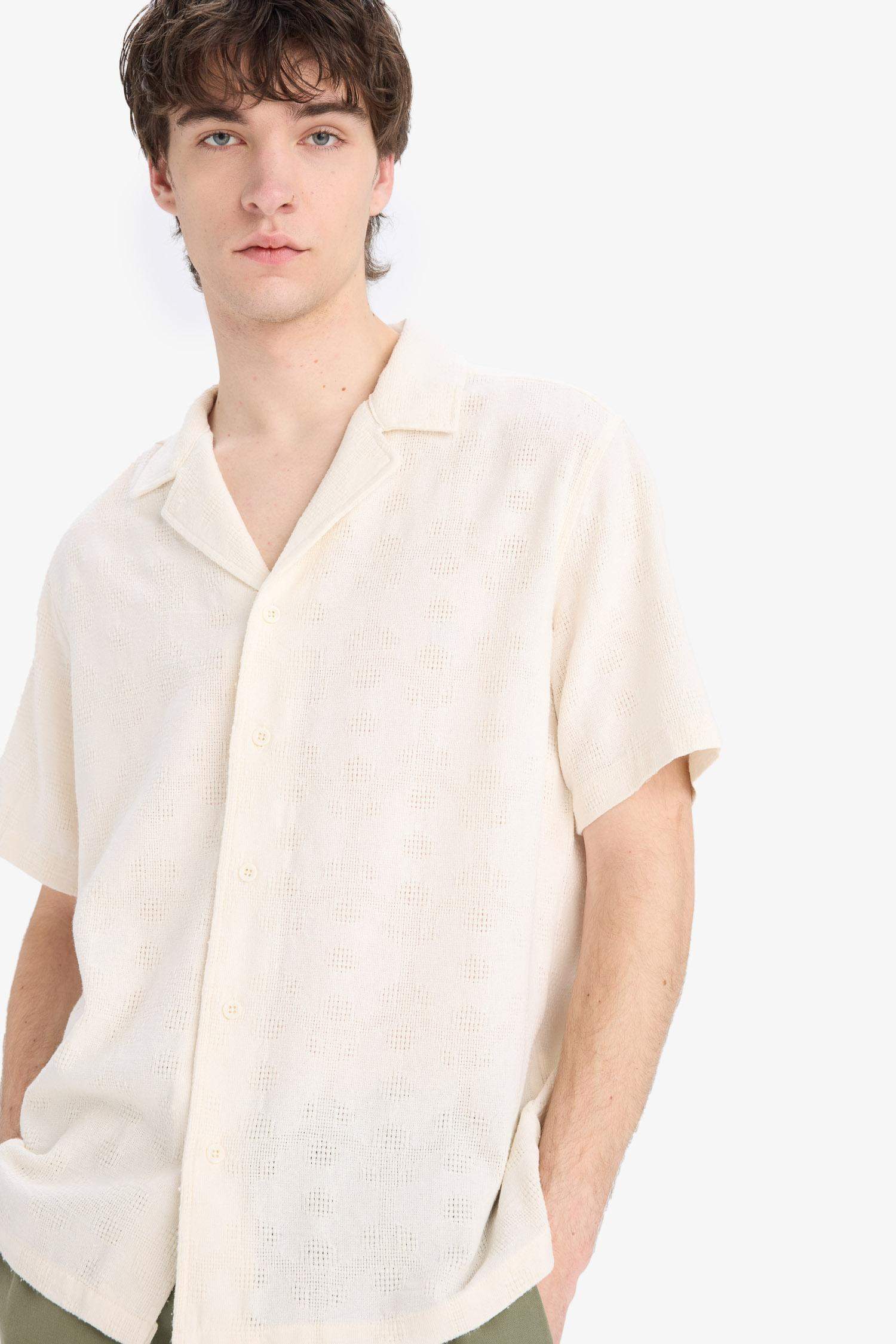 Regular Fit Apaş Yaka Yazlık Kısa Kollu Gömlek