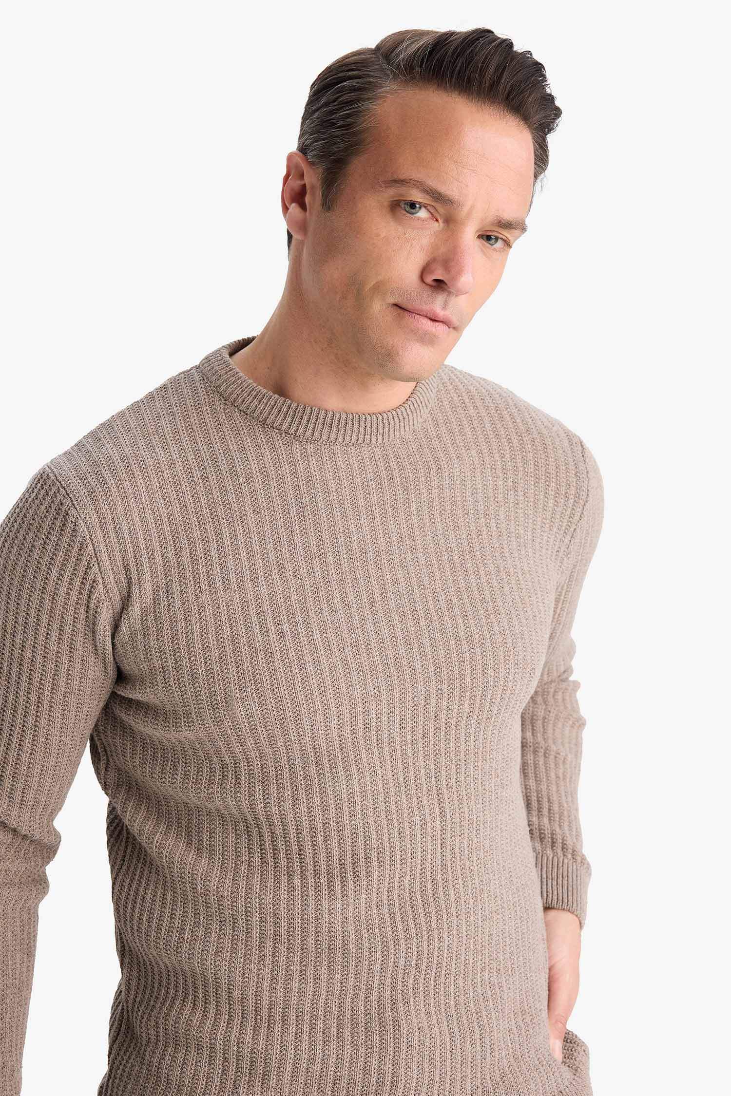 Standart Fit Bisiklet Yaka Basic Dokulu Triko Kazak