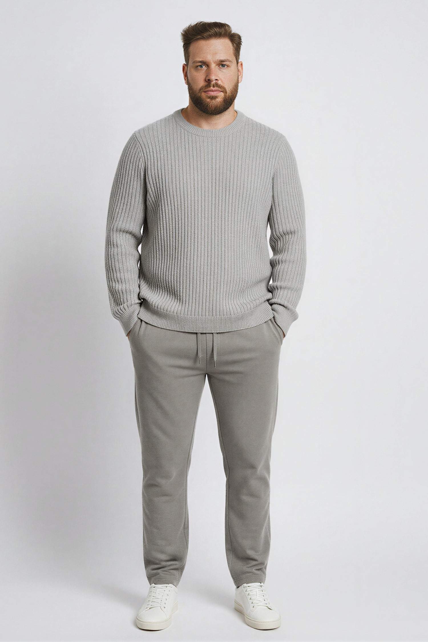 بلوز تريكو قصة عادية بياخة مستديرة