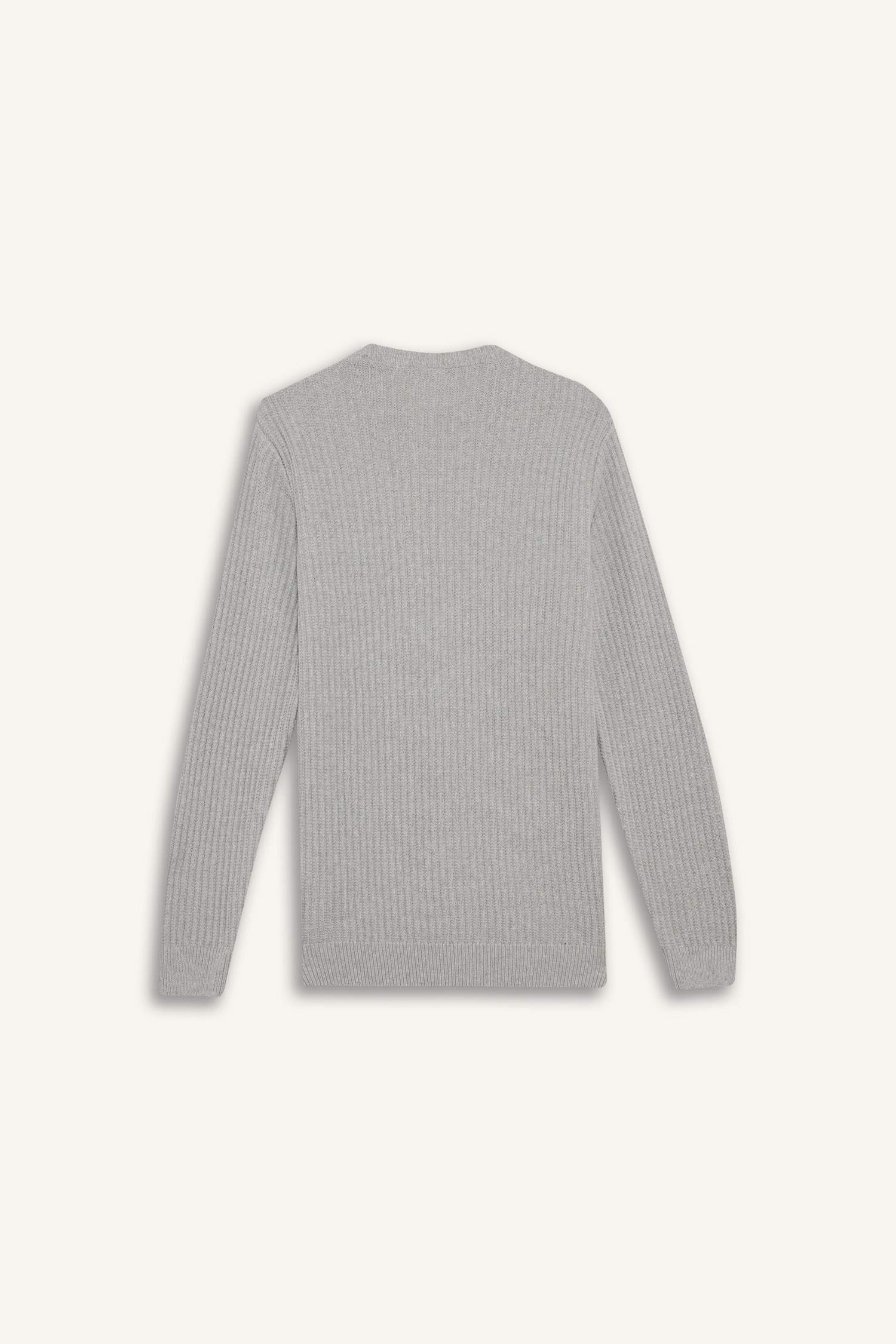 بلوز تريكو قصة عادية بياخة مستديرة