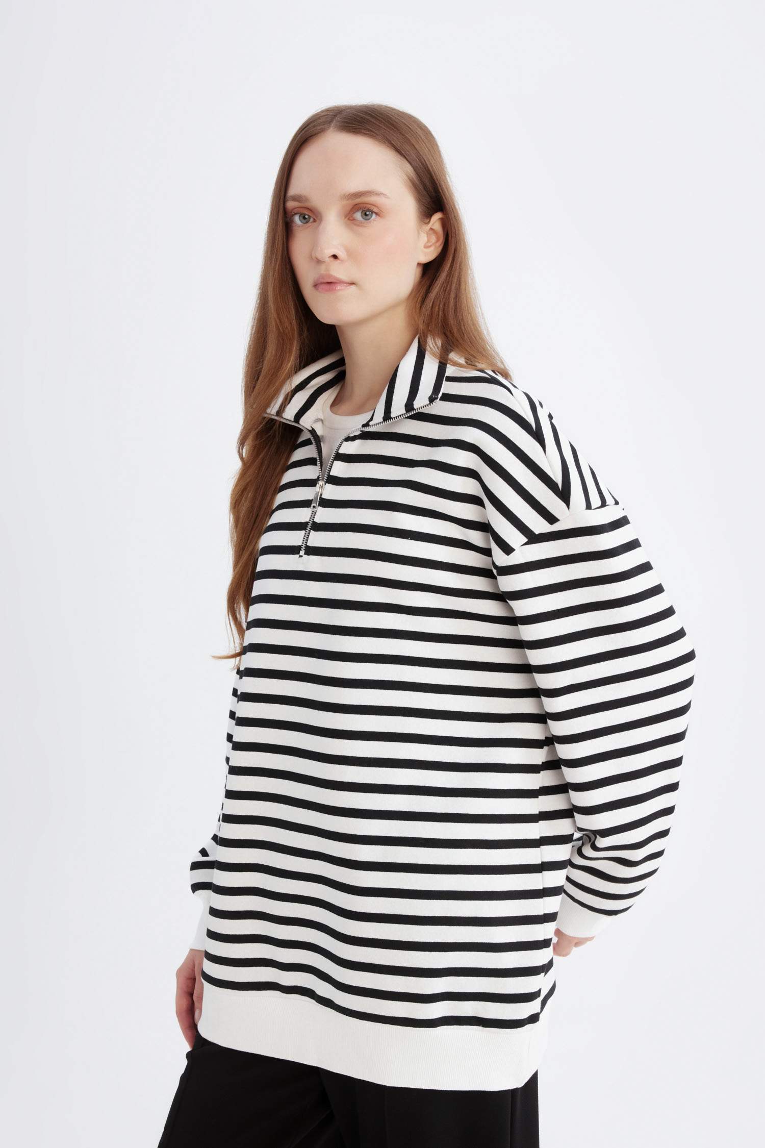 Relax Fit Dik Yaka Fermuarlı Çizgili İçi Yumuşak Tüylü Kalın Sweatshirt Tunik