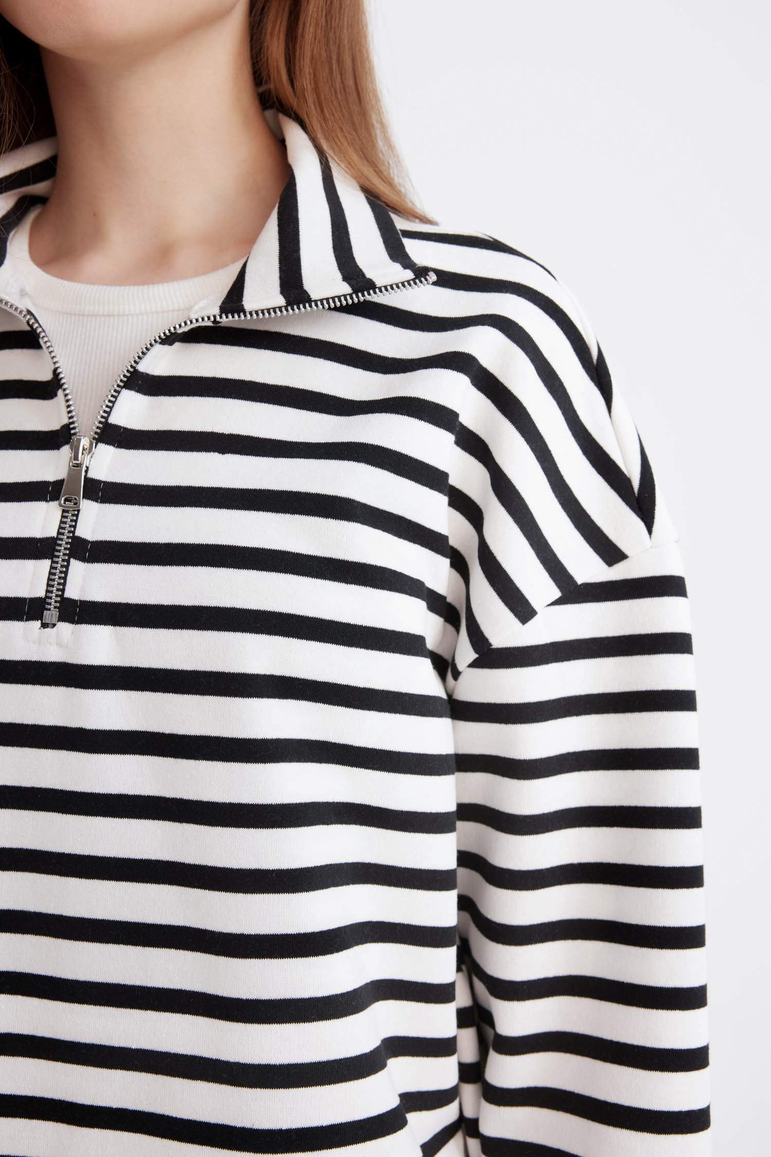 Relax Fit Dik Yaka Fermuarlı Çizgili İçi Yumuşak Tüylü Kalın Sweatshirt Tunik