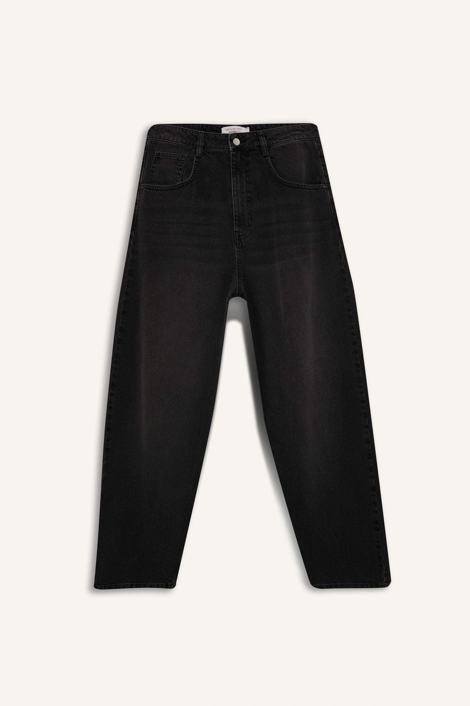 Джинсы с широким прямым покроем