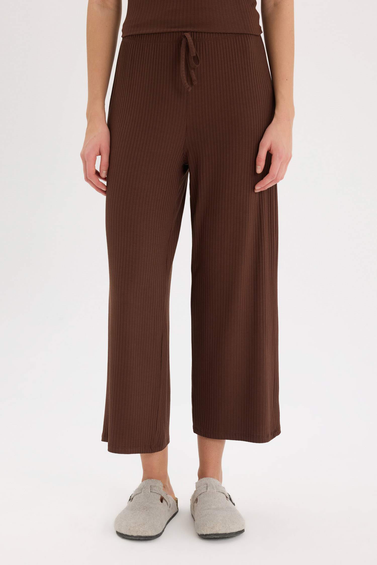 Pijama Takımı Fitilli Kaşkorse Kısa Kollu Üst Beli Lastikli Kapri Boy Alt-Fall in Love