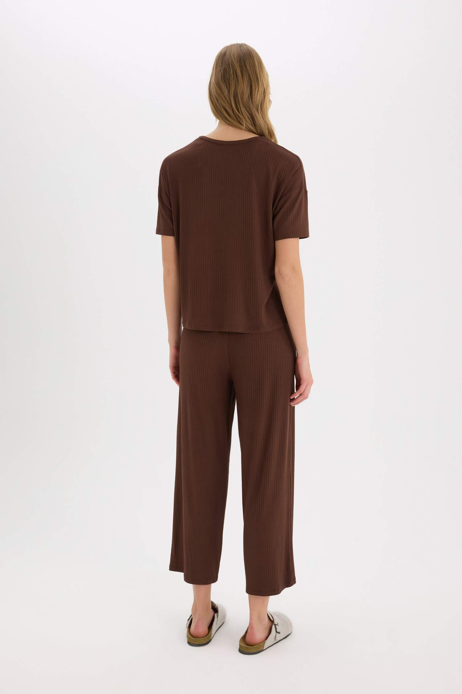 Pijama Takımı Fitilli Kaşkorse Kısa Kollu Üst Beli Lastikli Kapri Boy Alt-Fall in Love